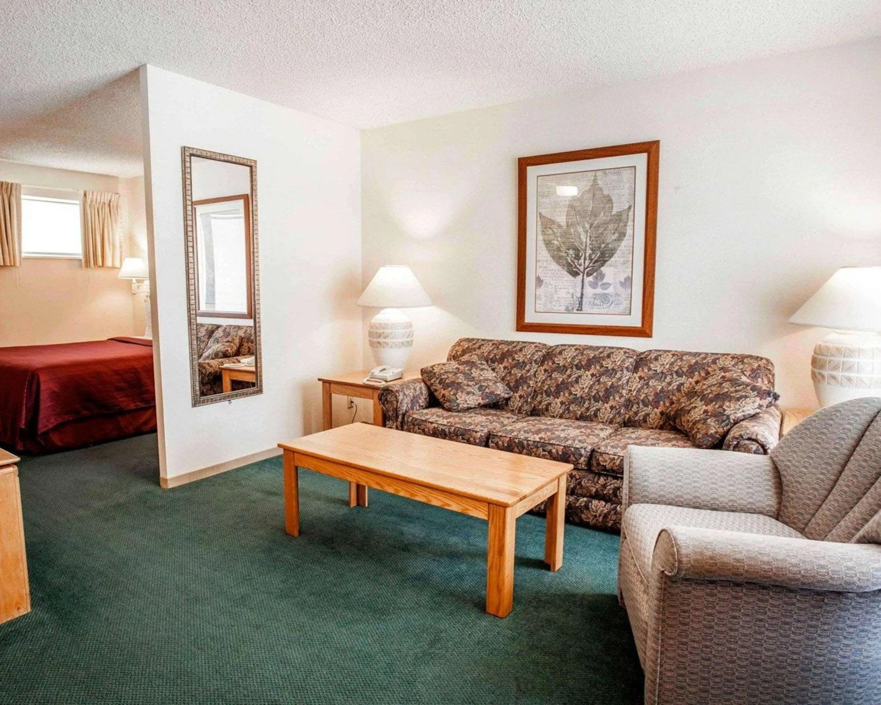 Photo of the whole room, Seating Area in Quality Inn & Suites Bremerton near Naval Shipyard