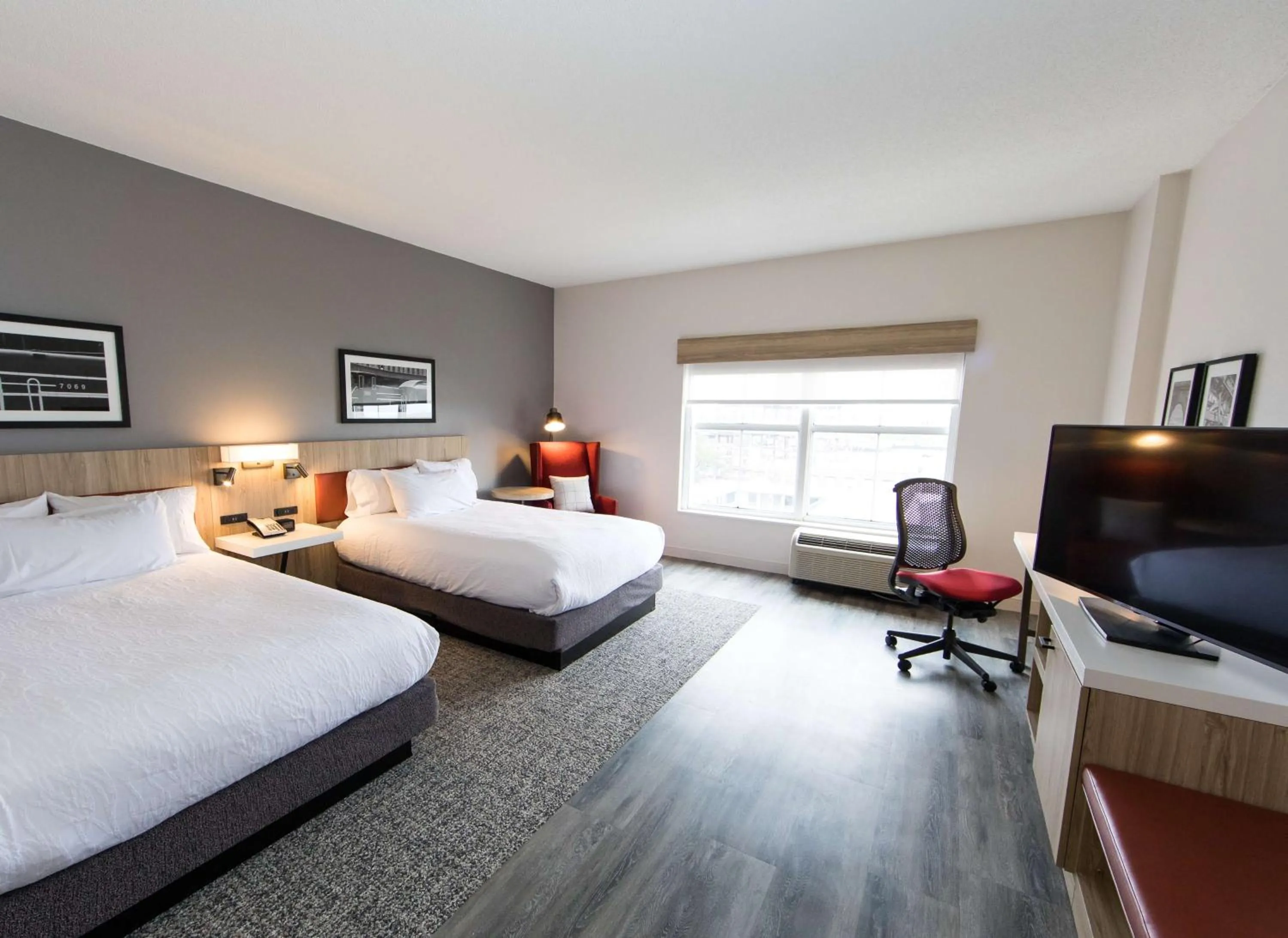 Bed in Hilton Garden Inn Savannah Historic District