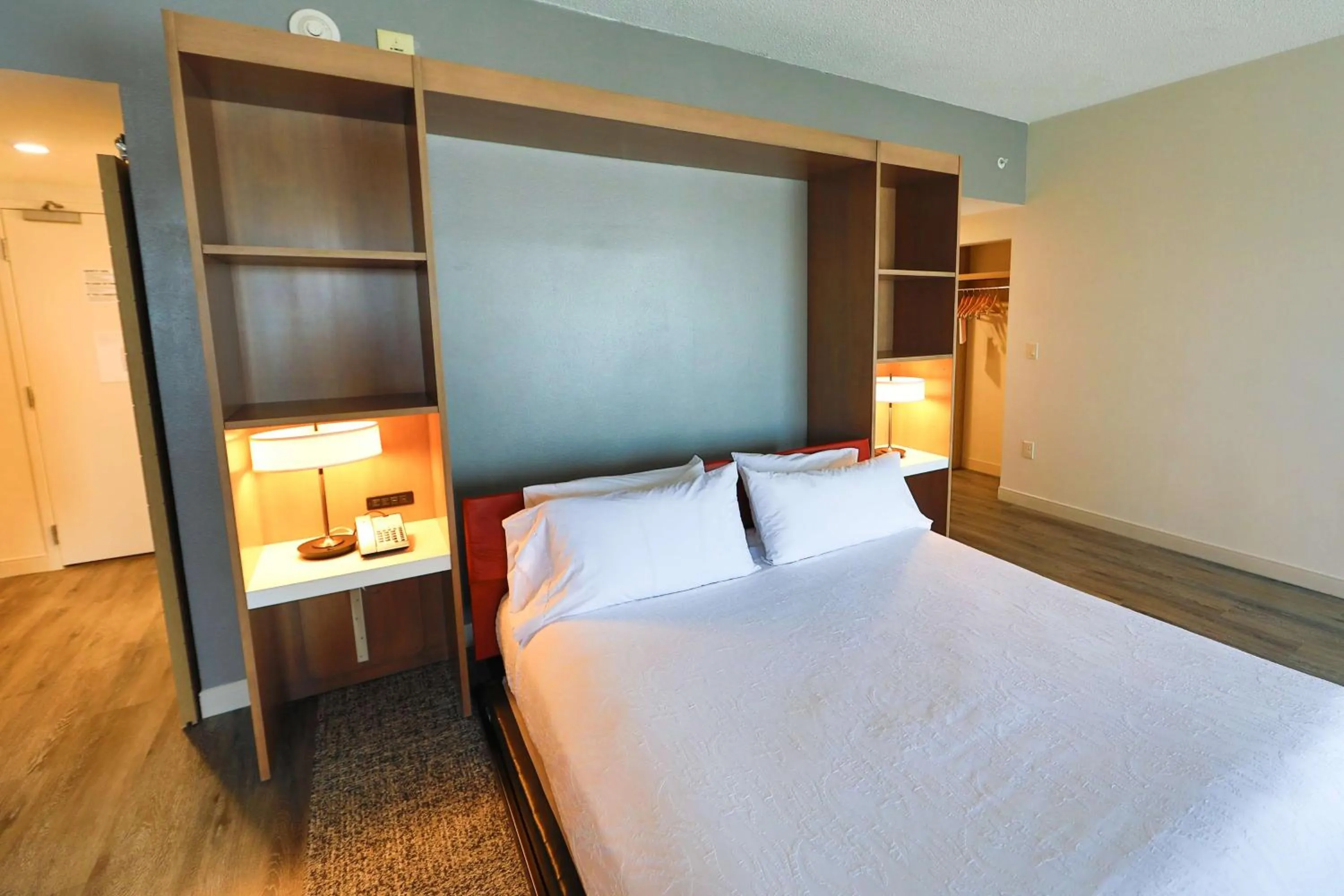 Bed in Hilton Garden Inn Savannah Historic District