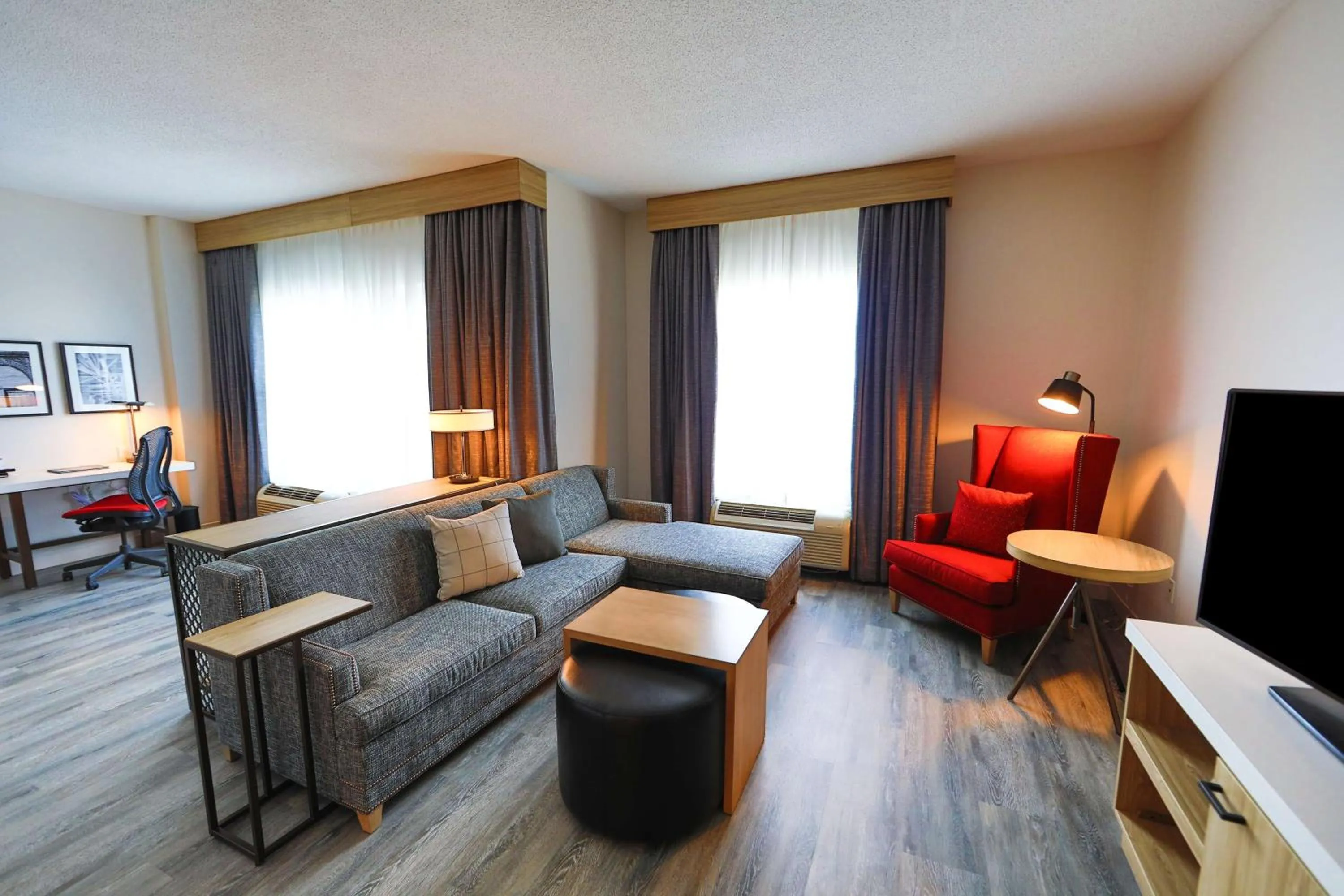 Bedroom in Hilton Garden Inn Savannah Historic District