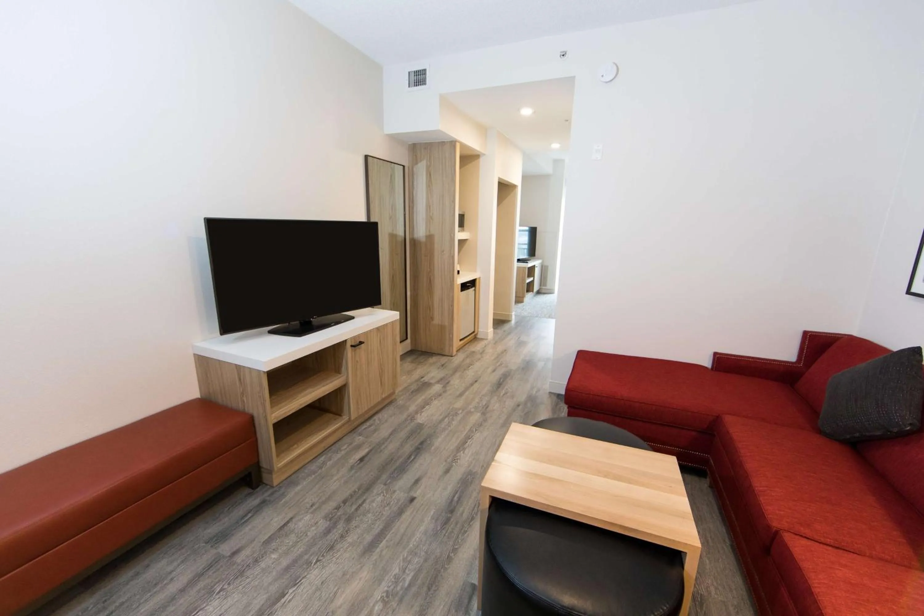 Living room in Hilton Garden Inn Savannah Historic District