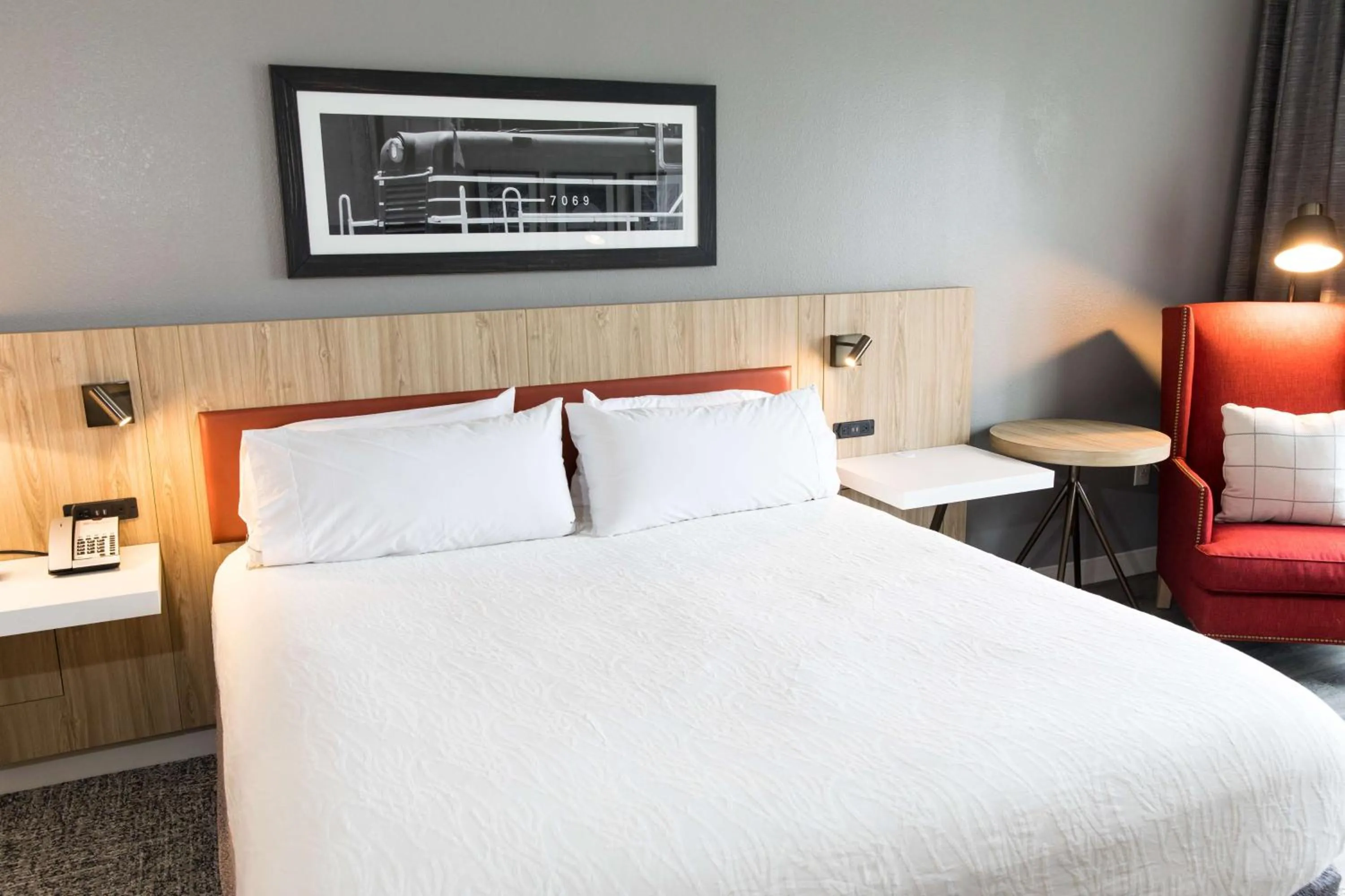 Bed in Hilton Garden Inn Savannah Historic District