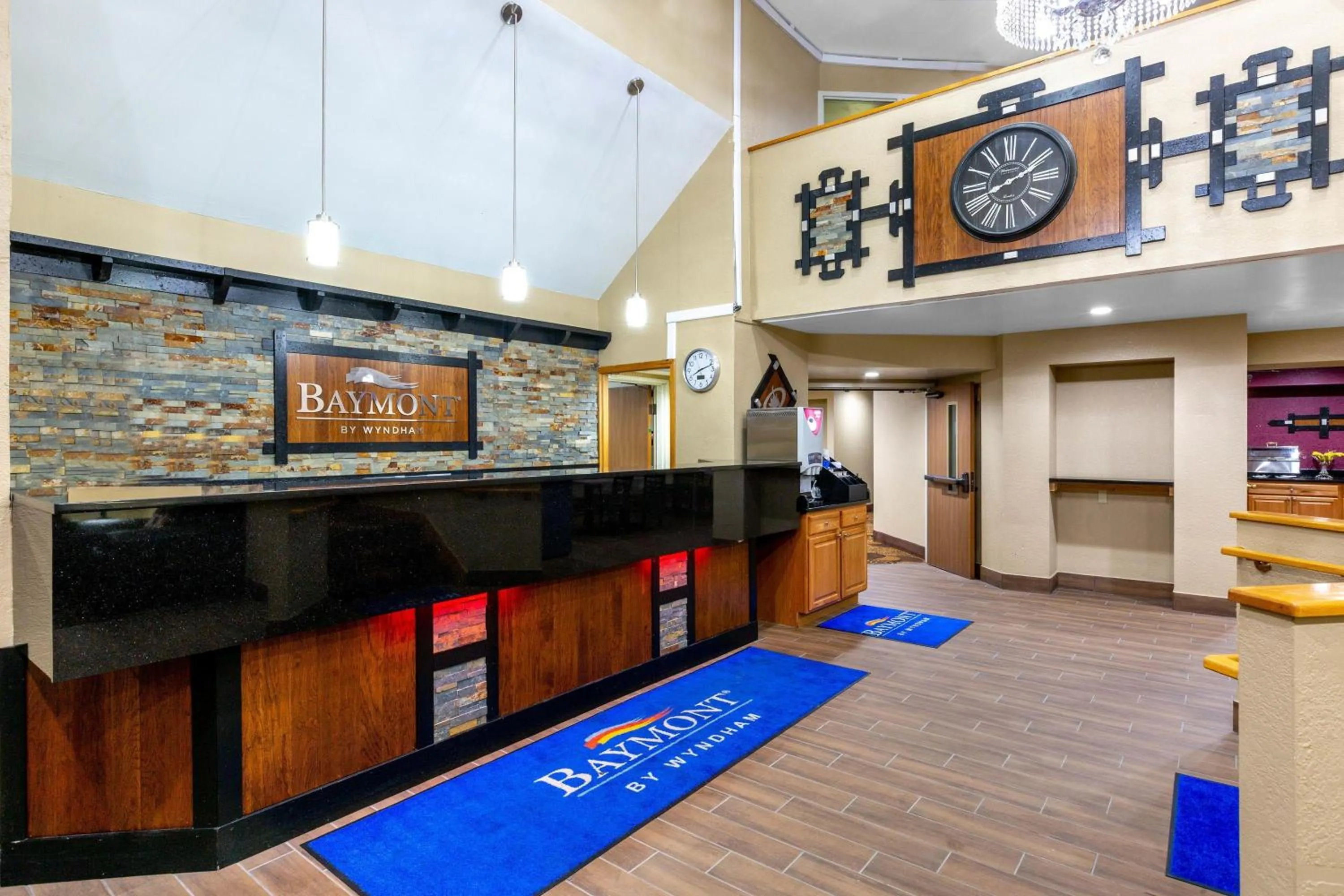Lobby or reception in Baymont Inn & Suites by Wyndham Mukwonago