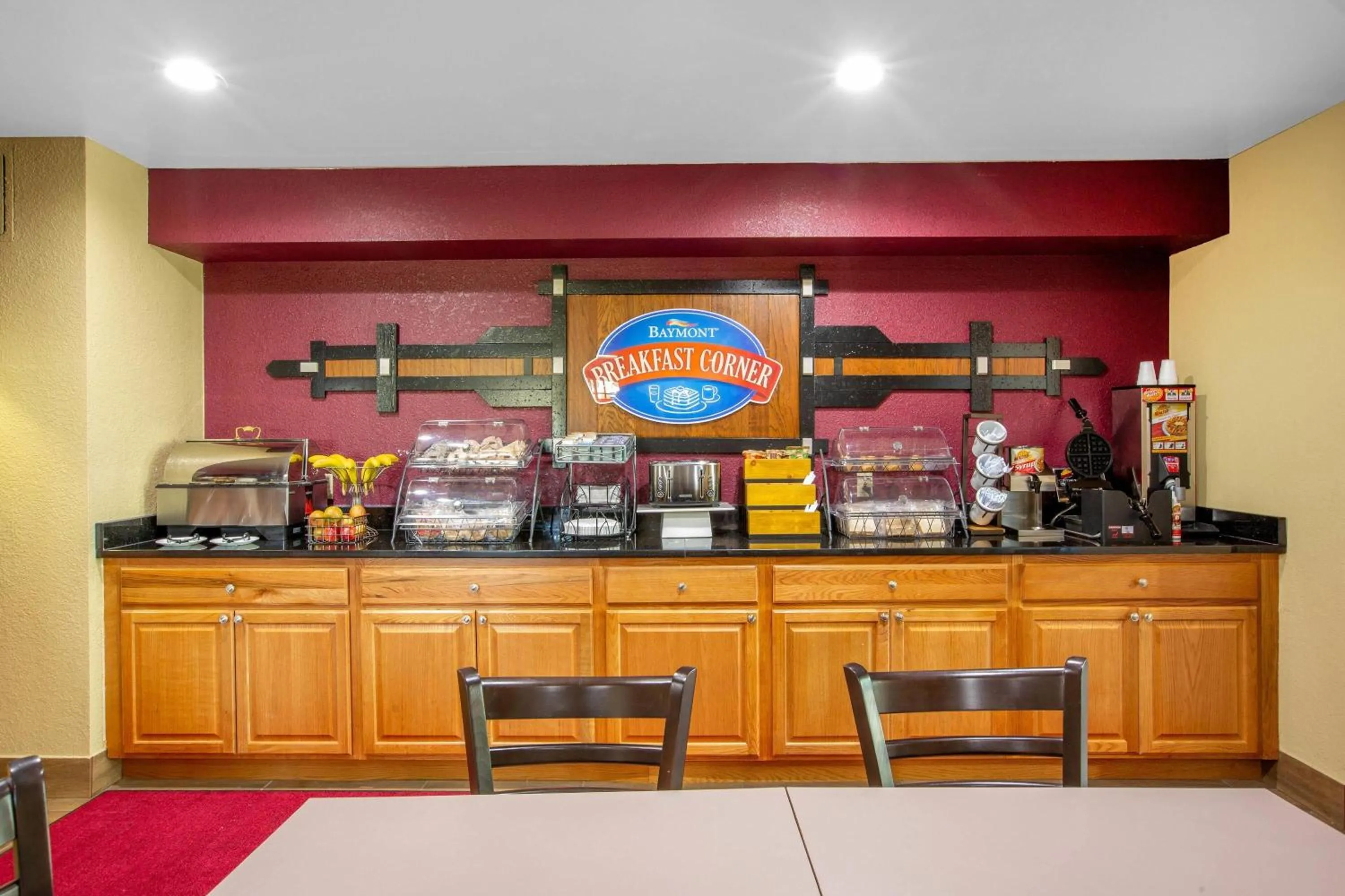 Breakfast in Baymont Inn & Suites by Wyndham Mukwonago