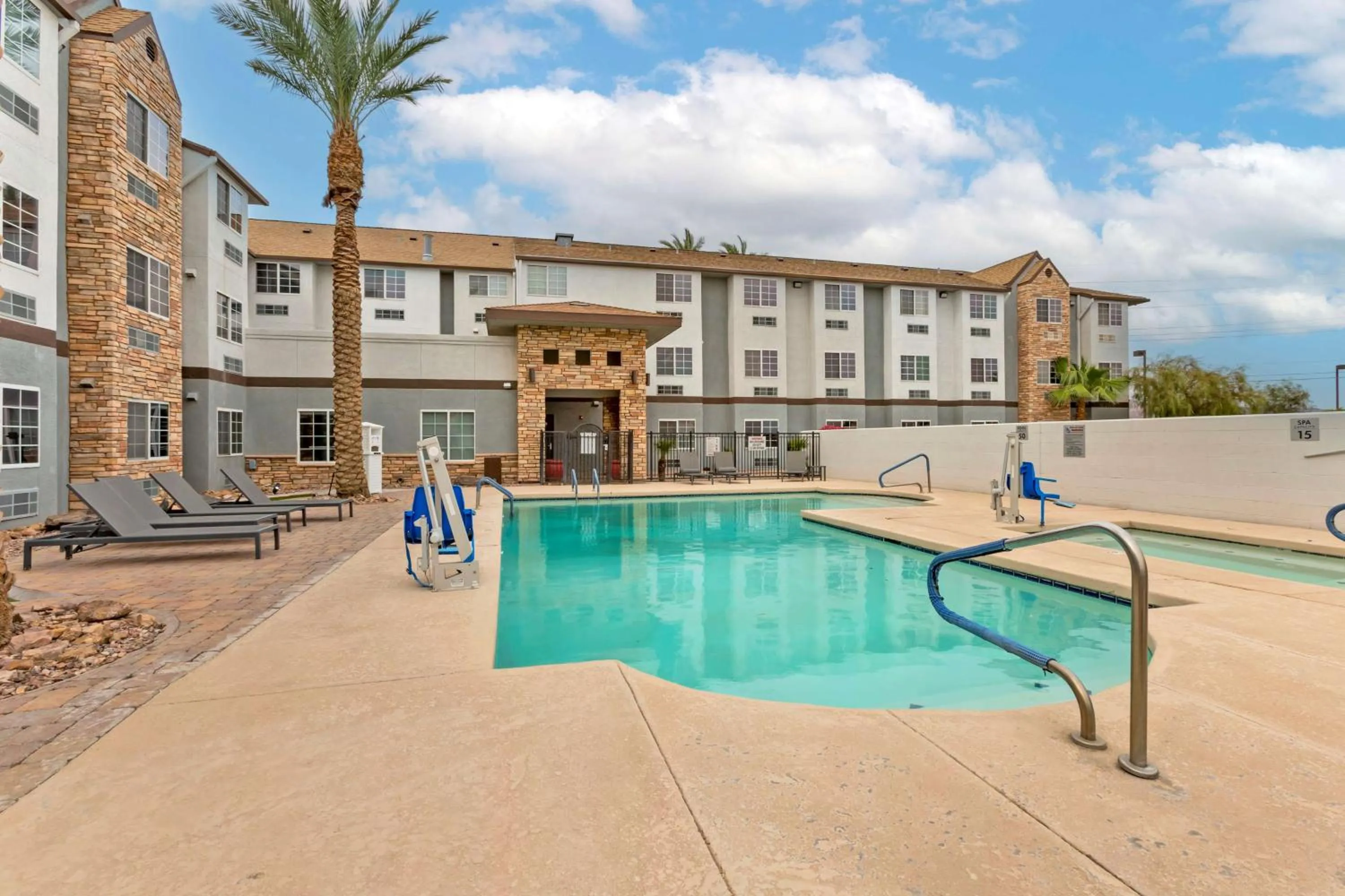 Pool view in Best Western Plus Yuma Foothills Inn & Suites