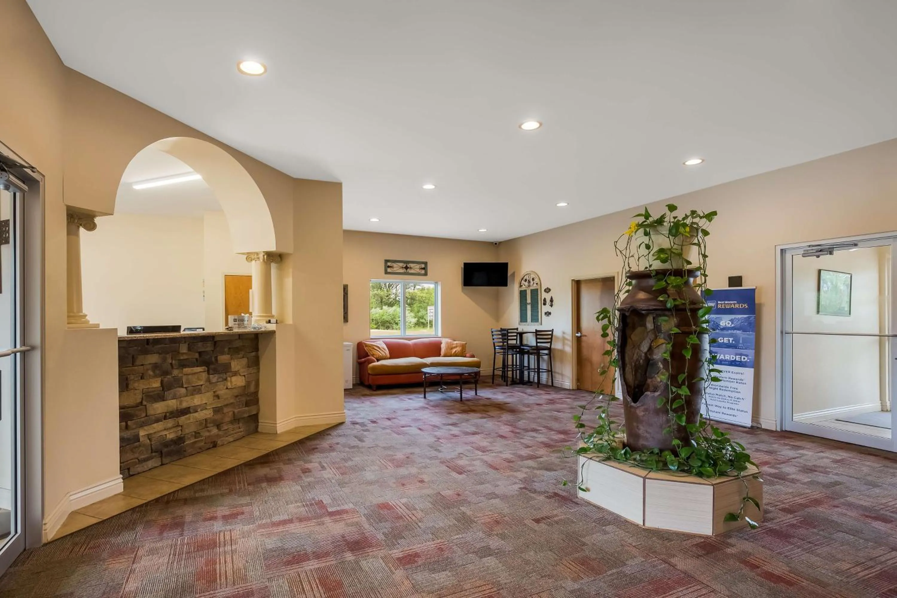 Lobby or reception in SureStay Hotel by Best Western Whittington Rend Lake