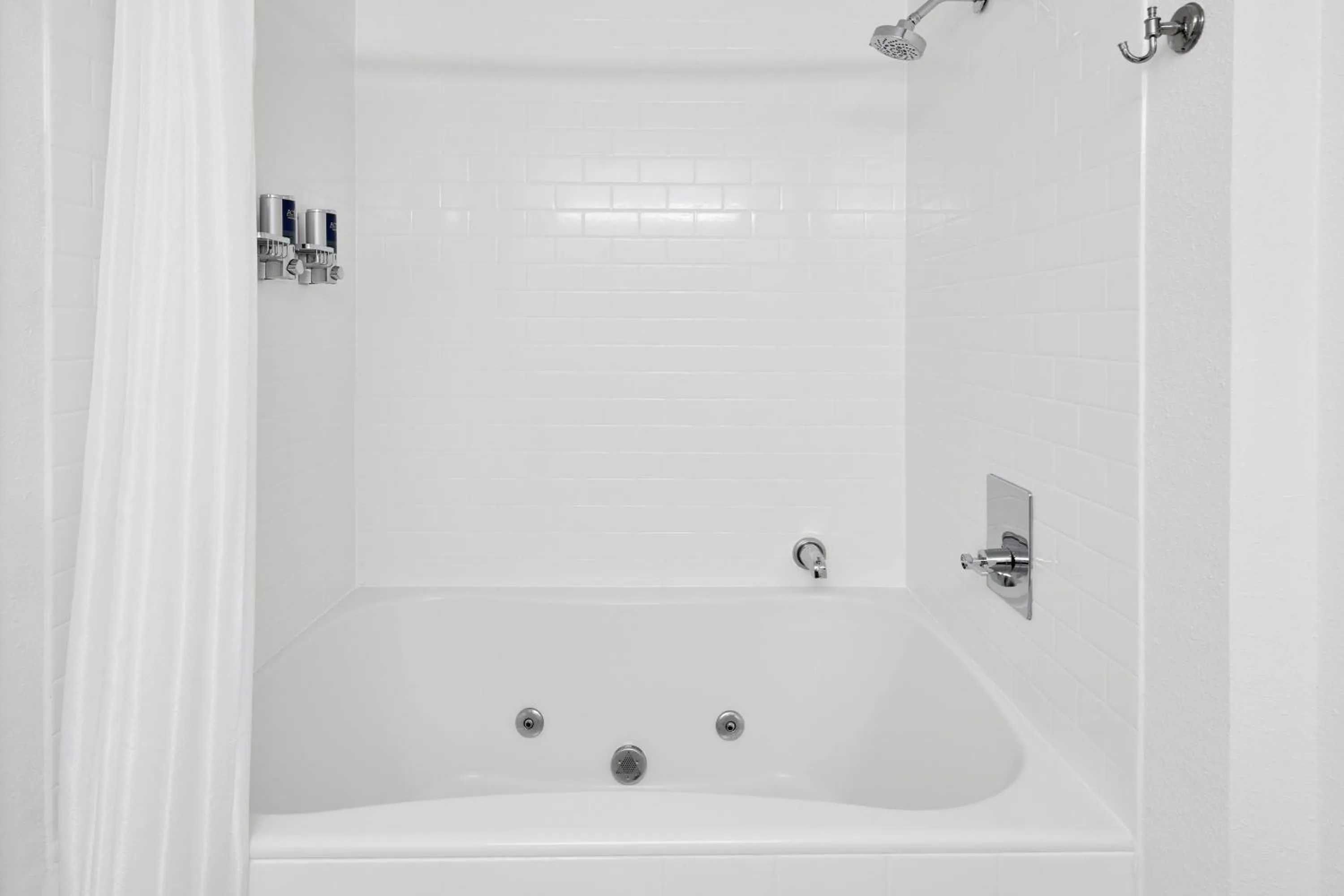 Bathroom in Four Points by Sheraton Milwaukee Airport