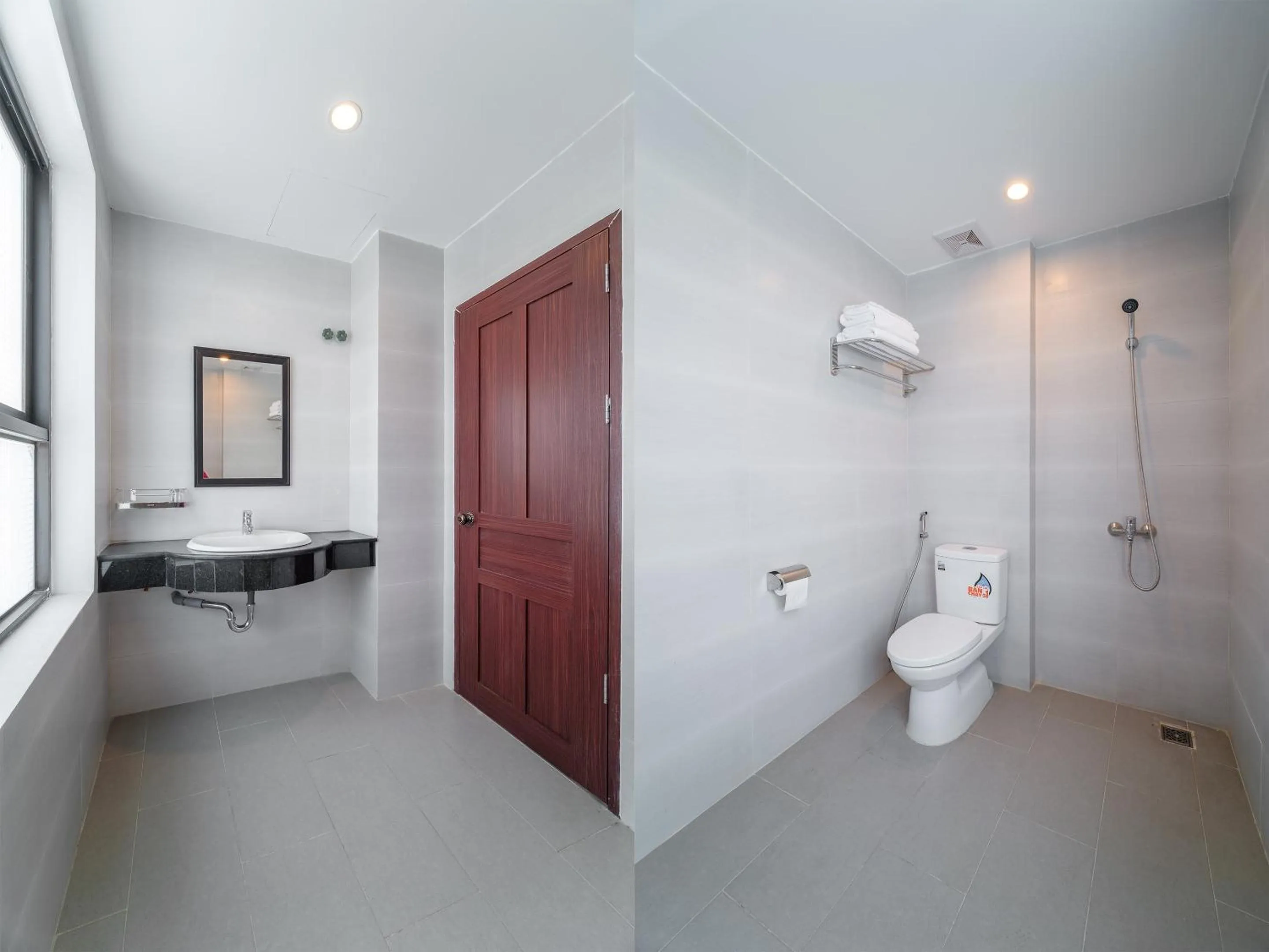 Bathroom in Capital O 215 An Duc Hotel Da Nang