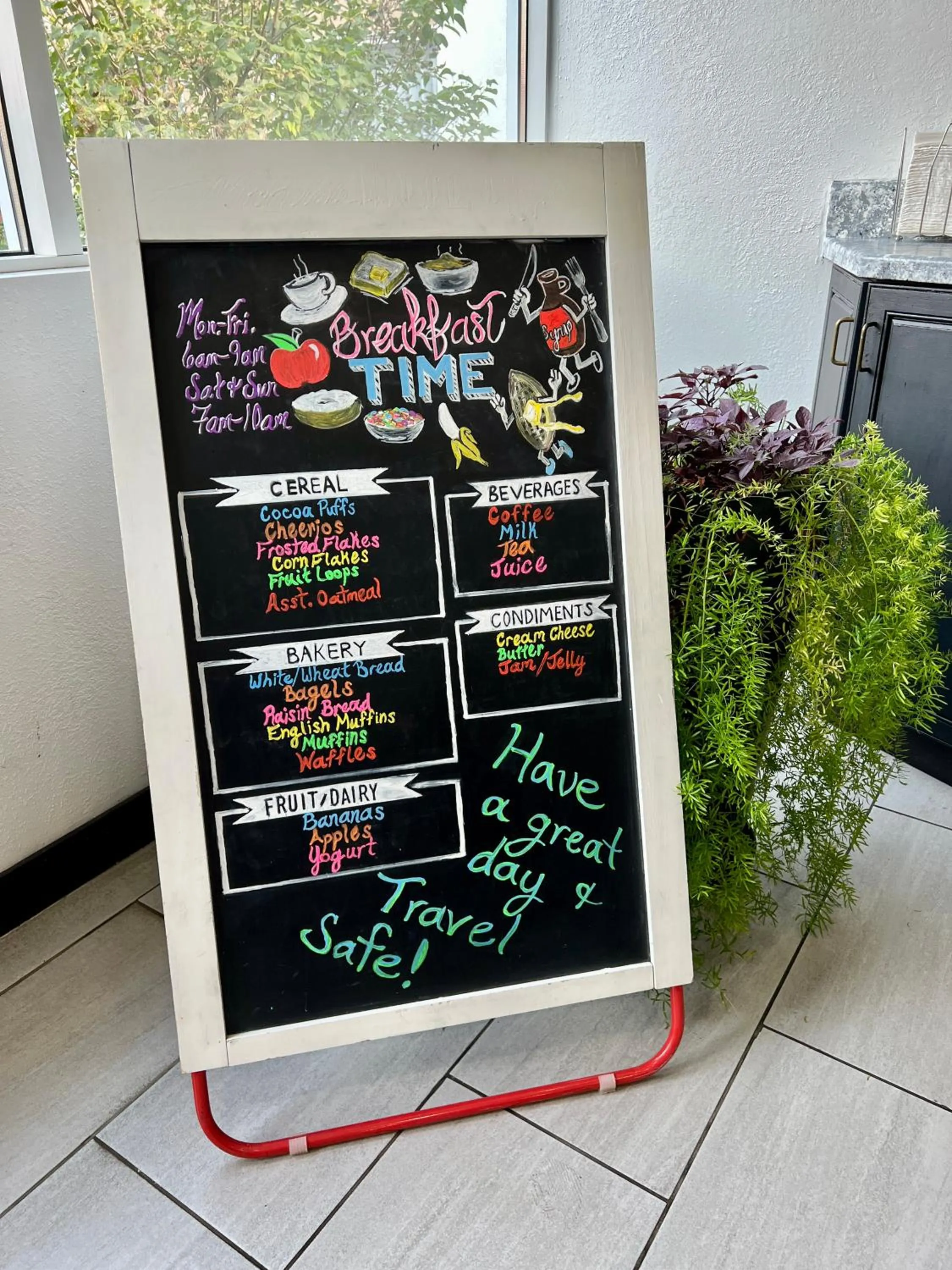 Breakfast in Econo Lodge Wausau - Rothschild