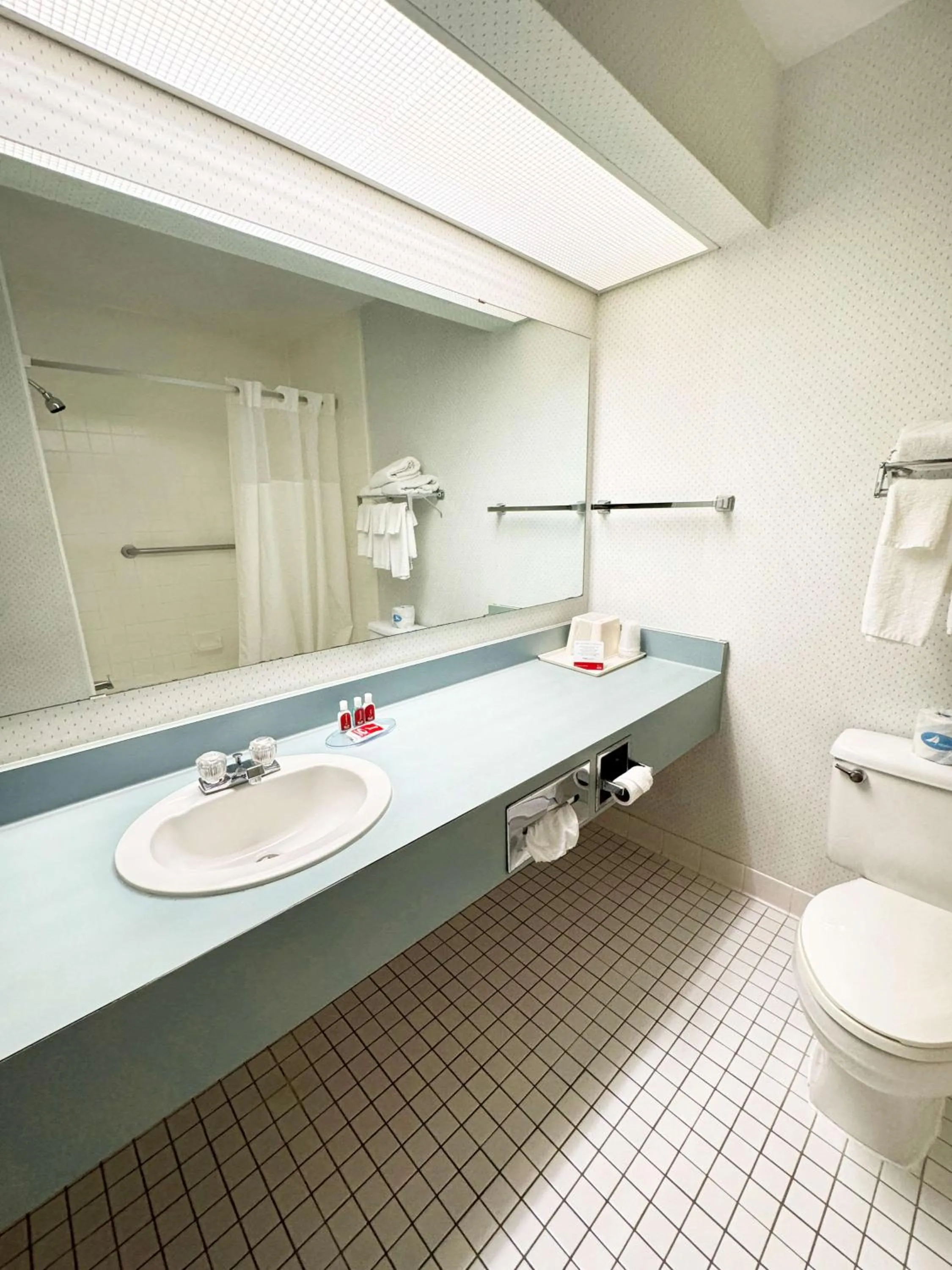 Bedroom in Econo Lodge Wausau - Rothschild