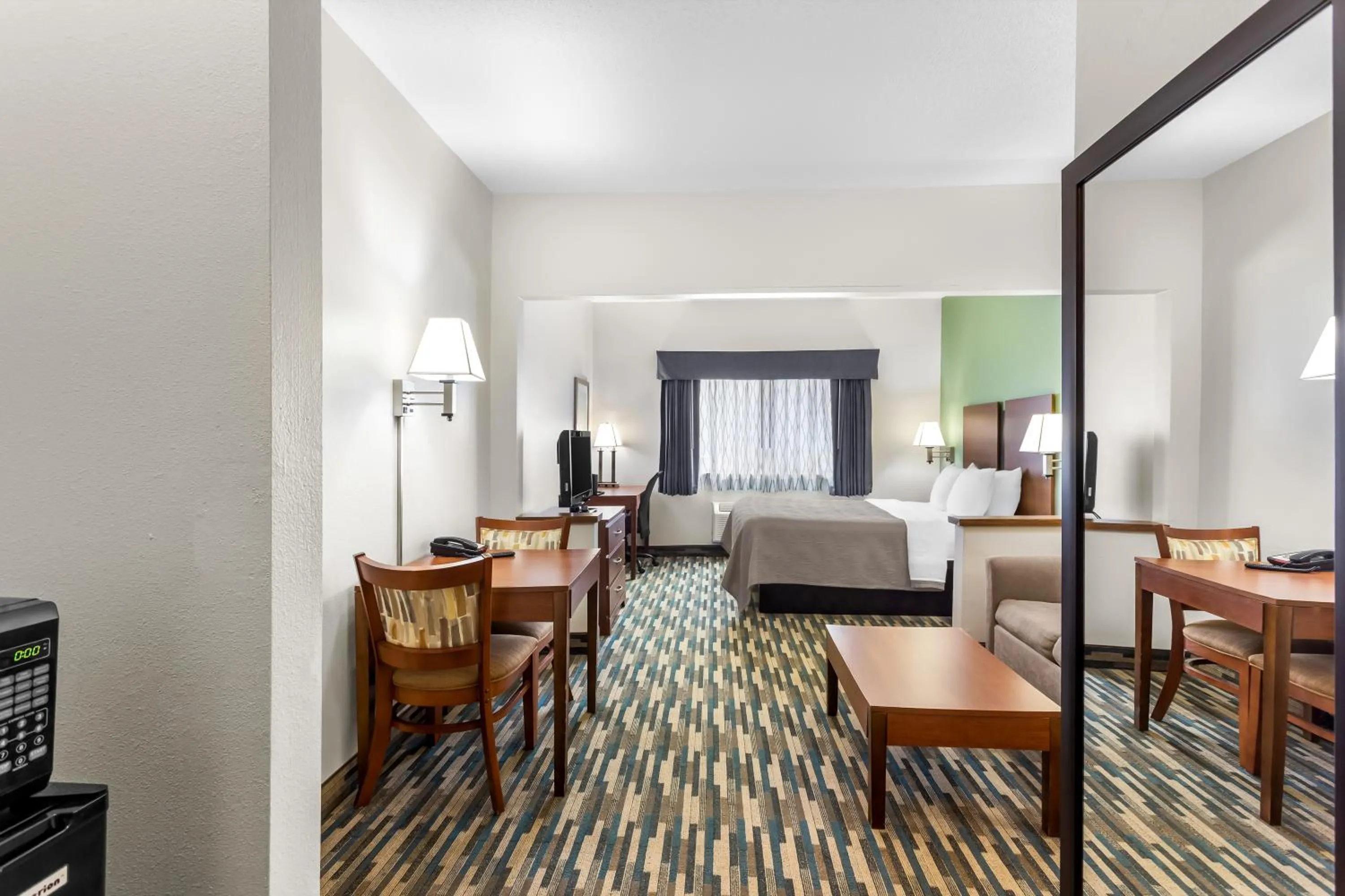 Bed in Quality Inn Beloit