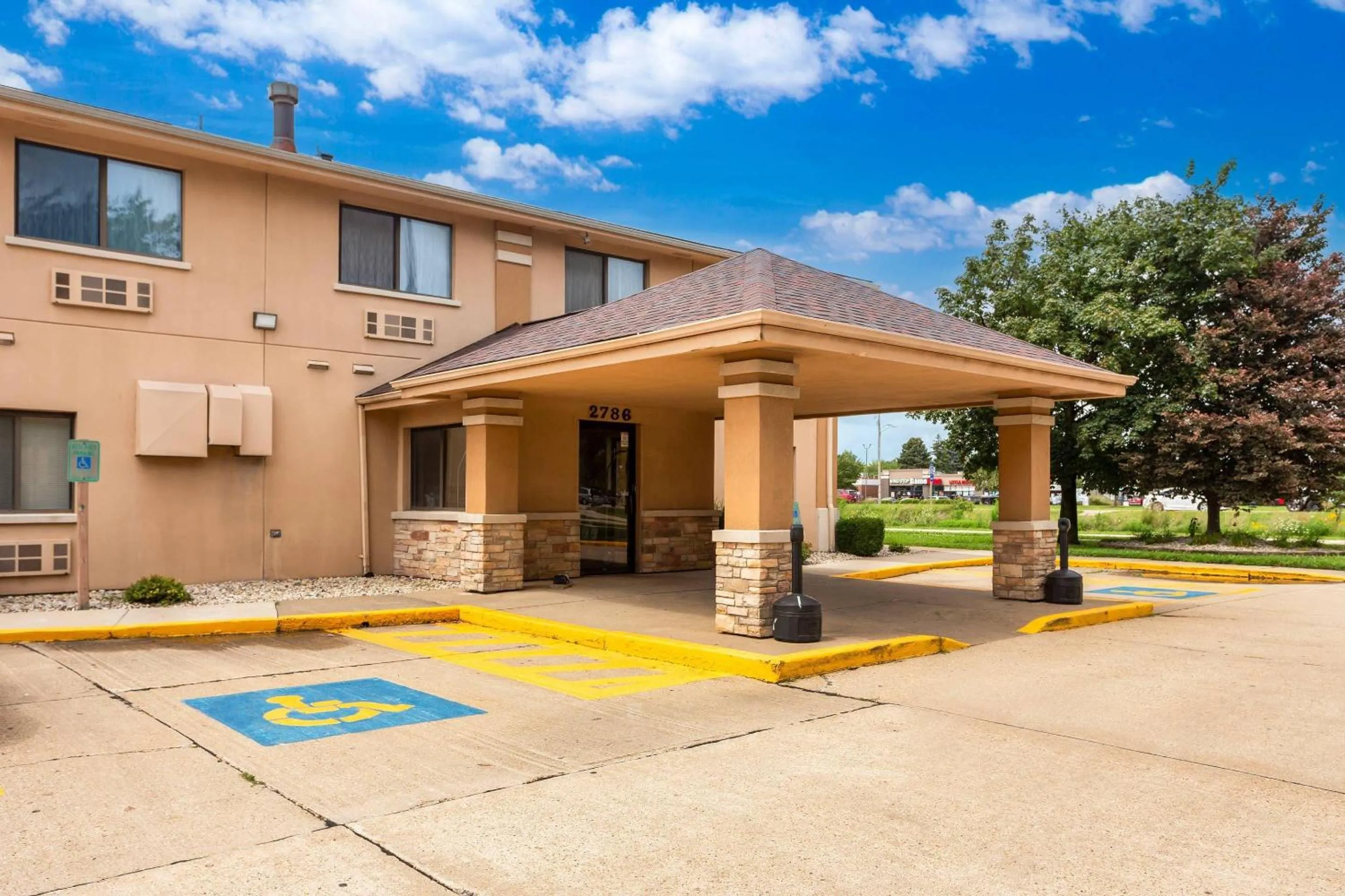 Property building in Quality Inn Beloit