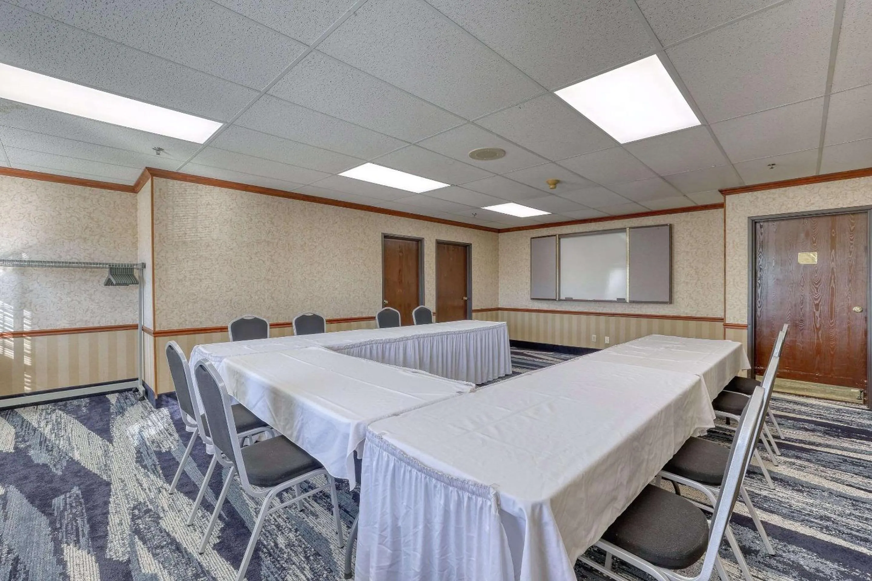 Meeting/conference room in Comfort Suites Appleton Airport