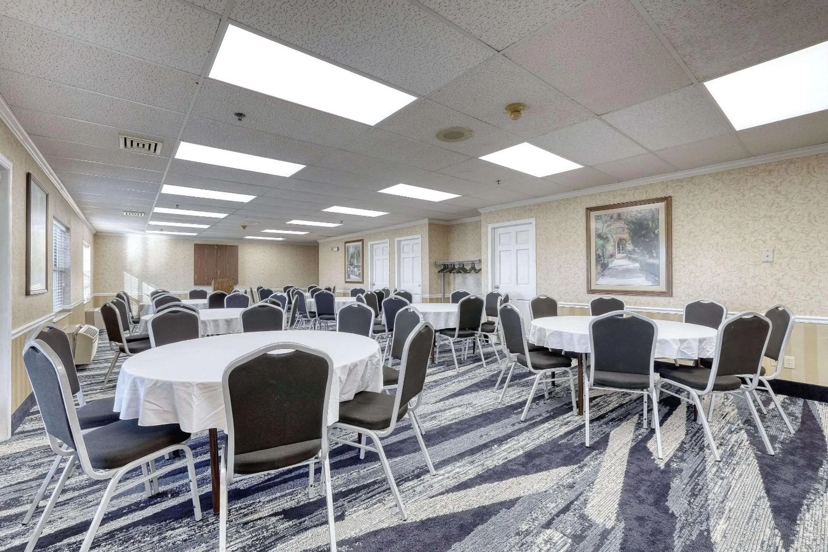 Meeting/conference room in Comfort Suites Appleton Airport