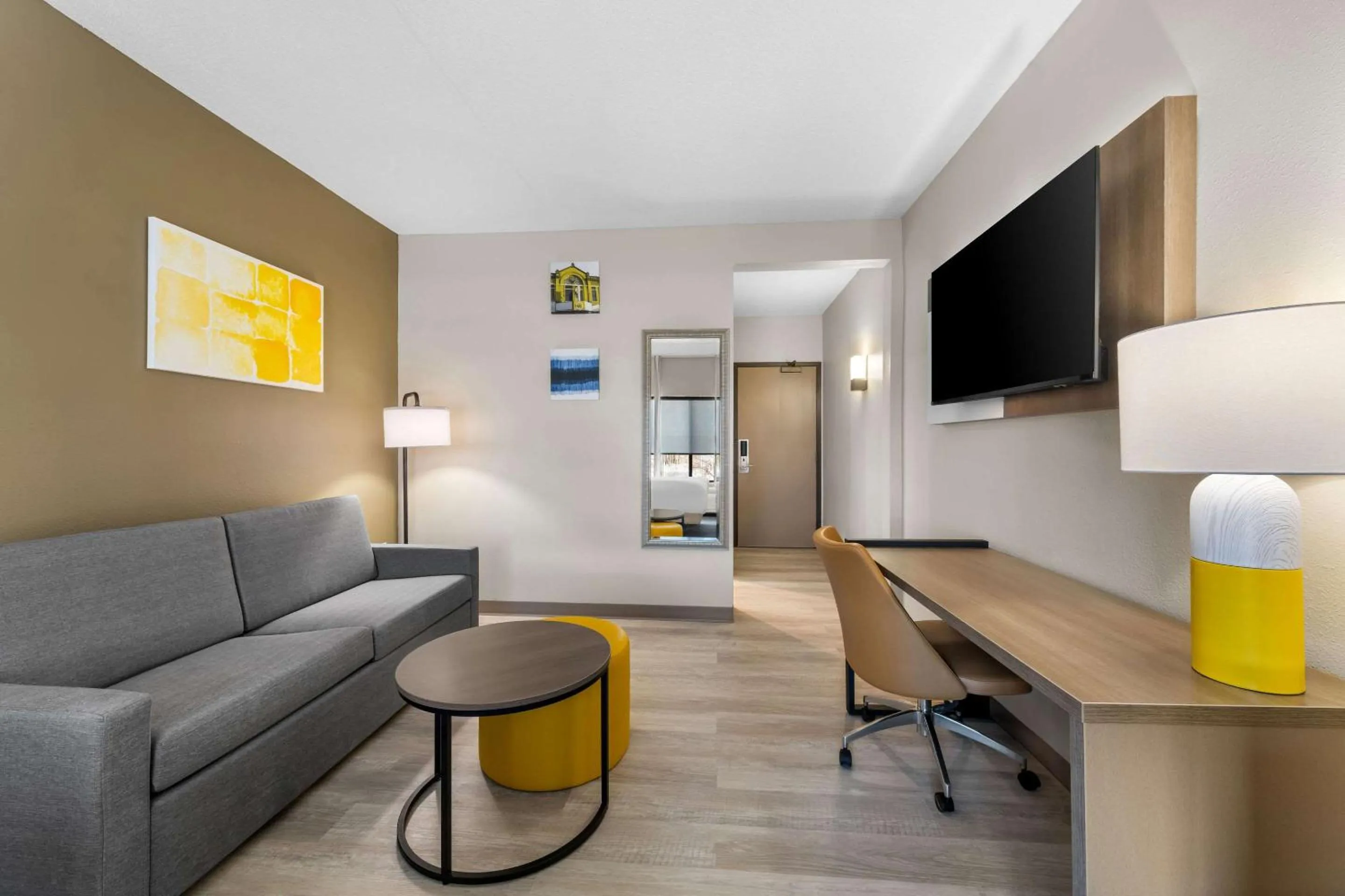 Bedroom in Comfort Suites Stevens Point