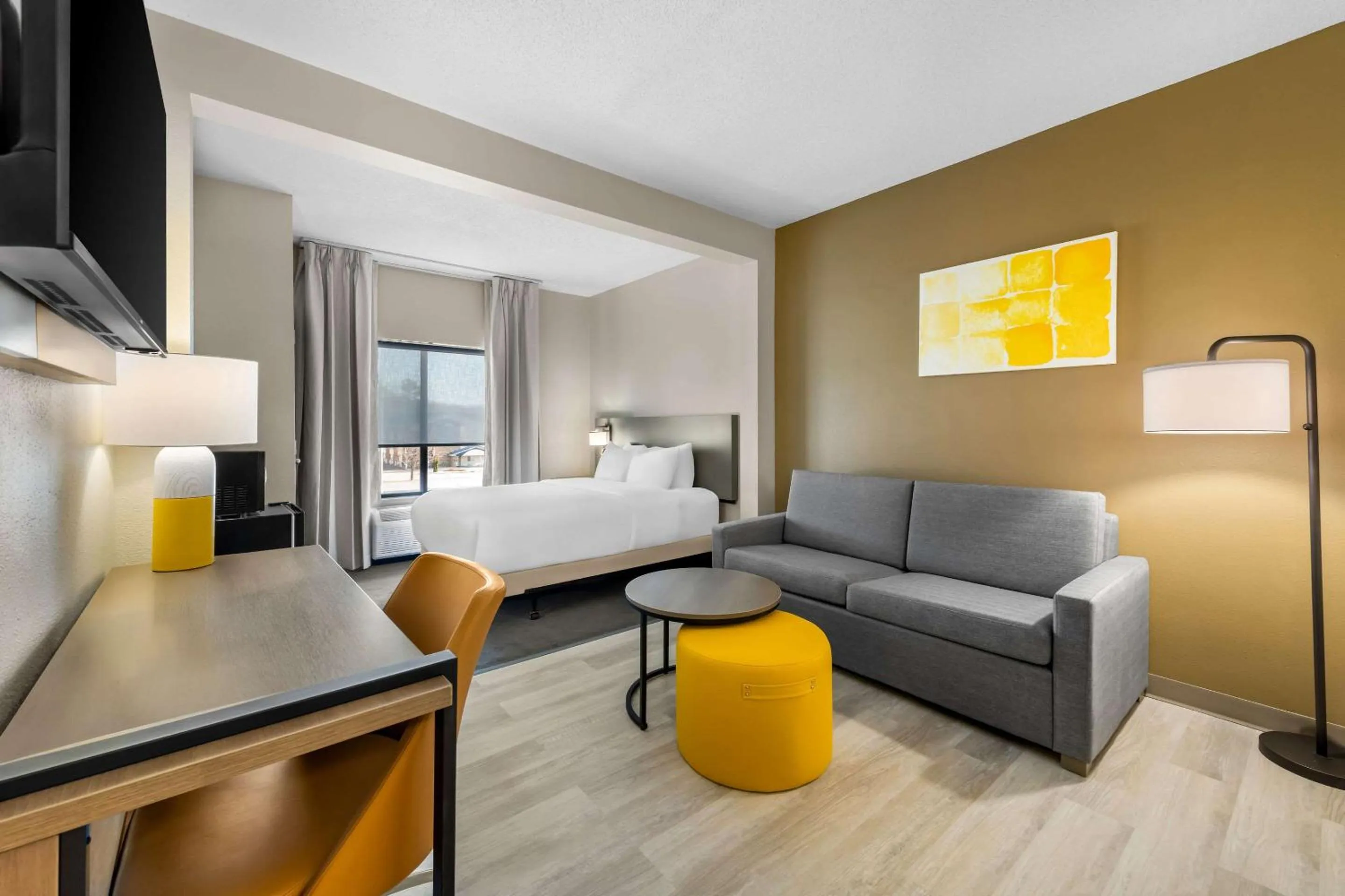 Bedroom, Bed in Comfort Suites Stevens Point