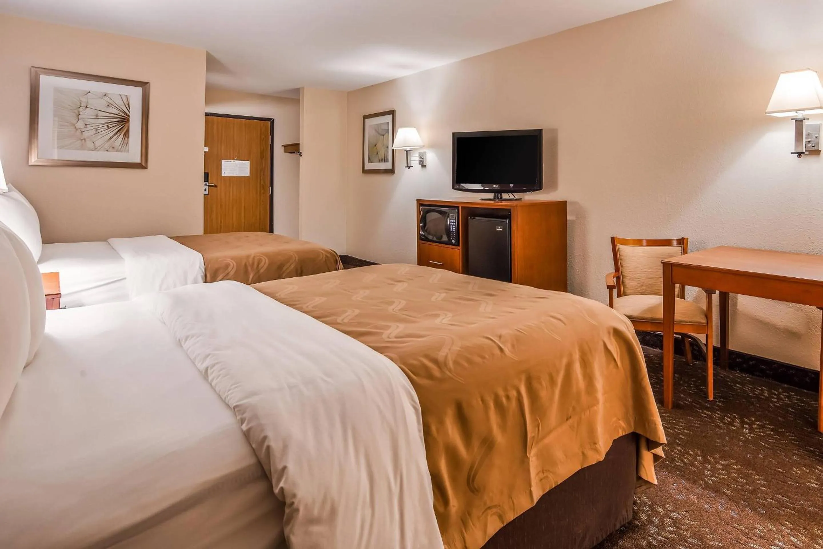 Bedroom, Bed in Quality Inn Tomah
