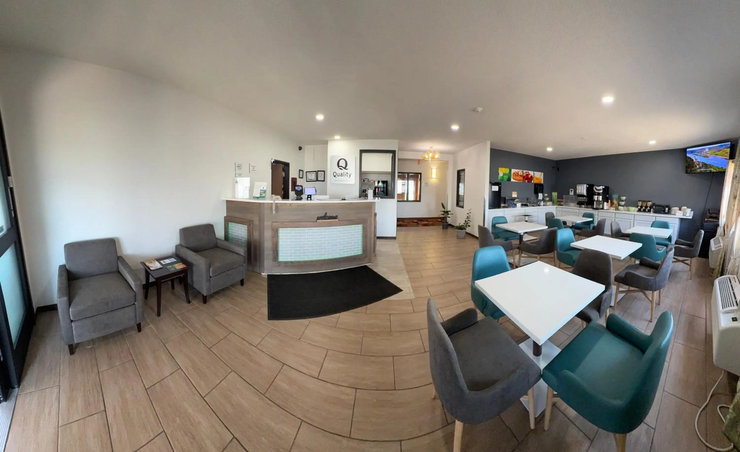 Quality Inn & Suites Eau Claire University Area