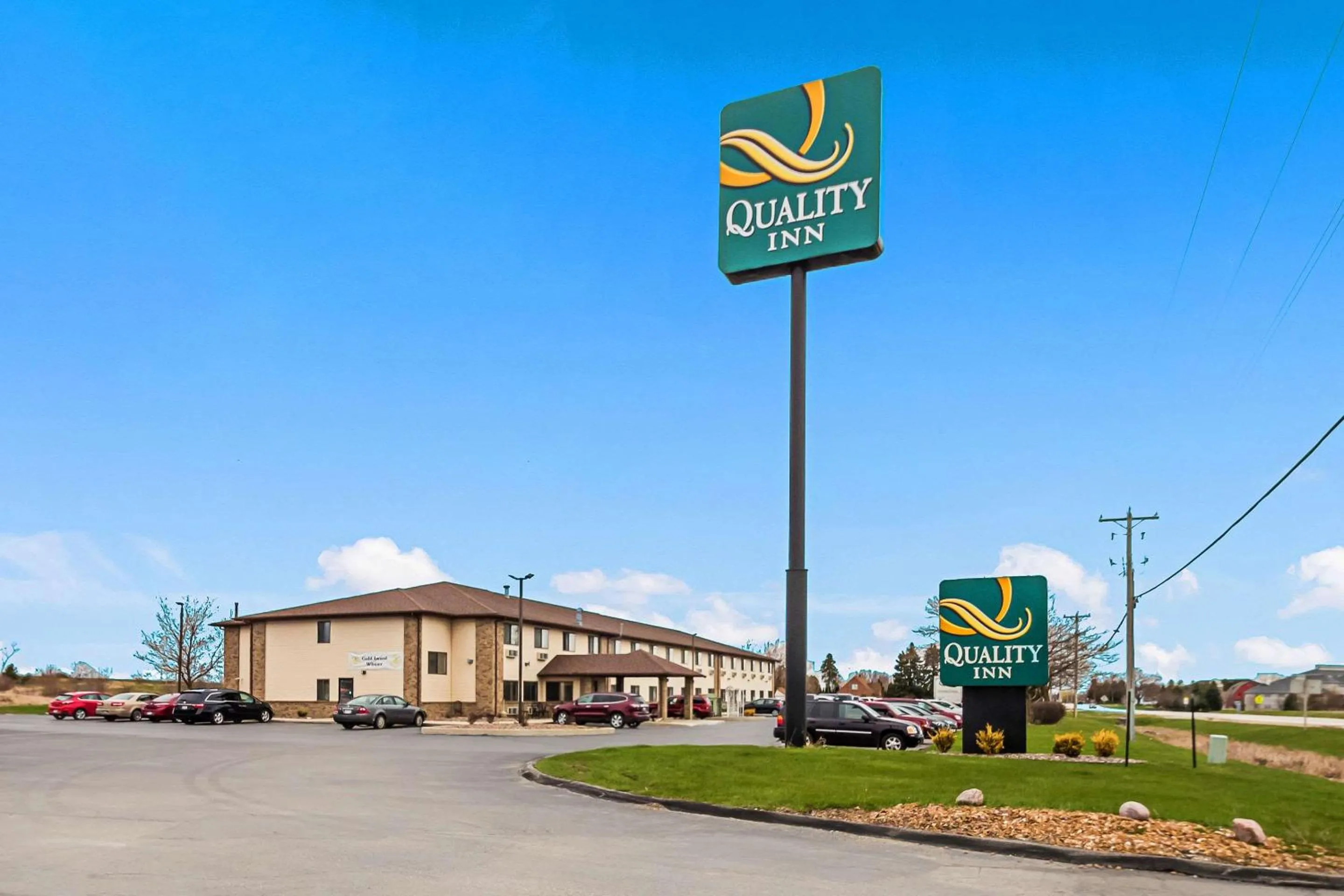 Property building in Quality Inn Sheboygan North I-43