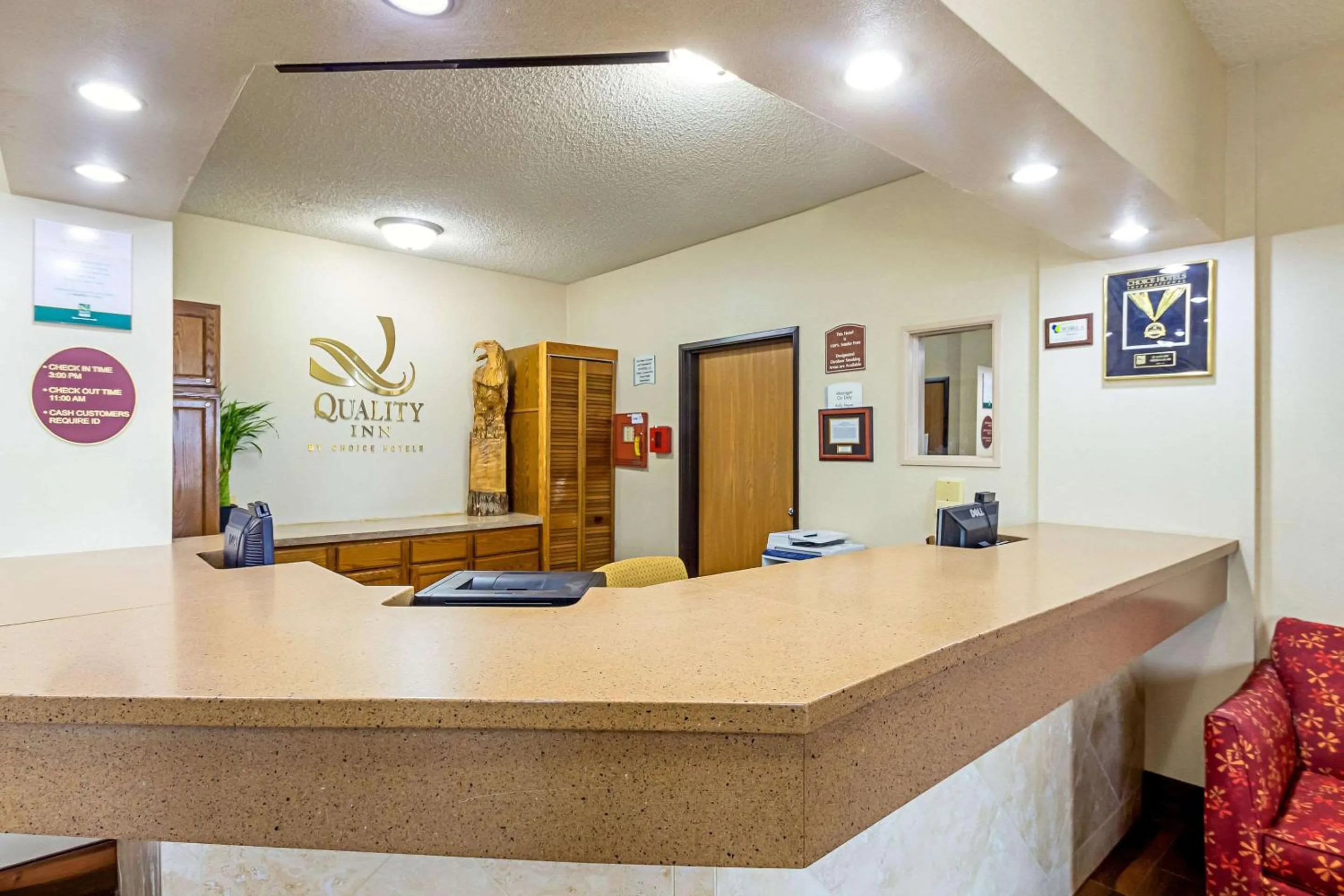 Lobby or reception in Quality Inn Sheboygan North I-43