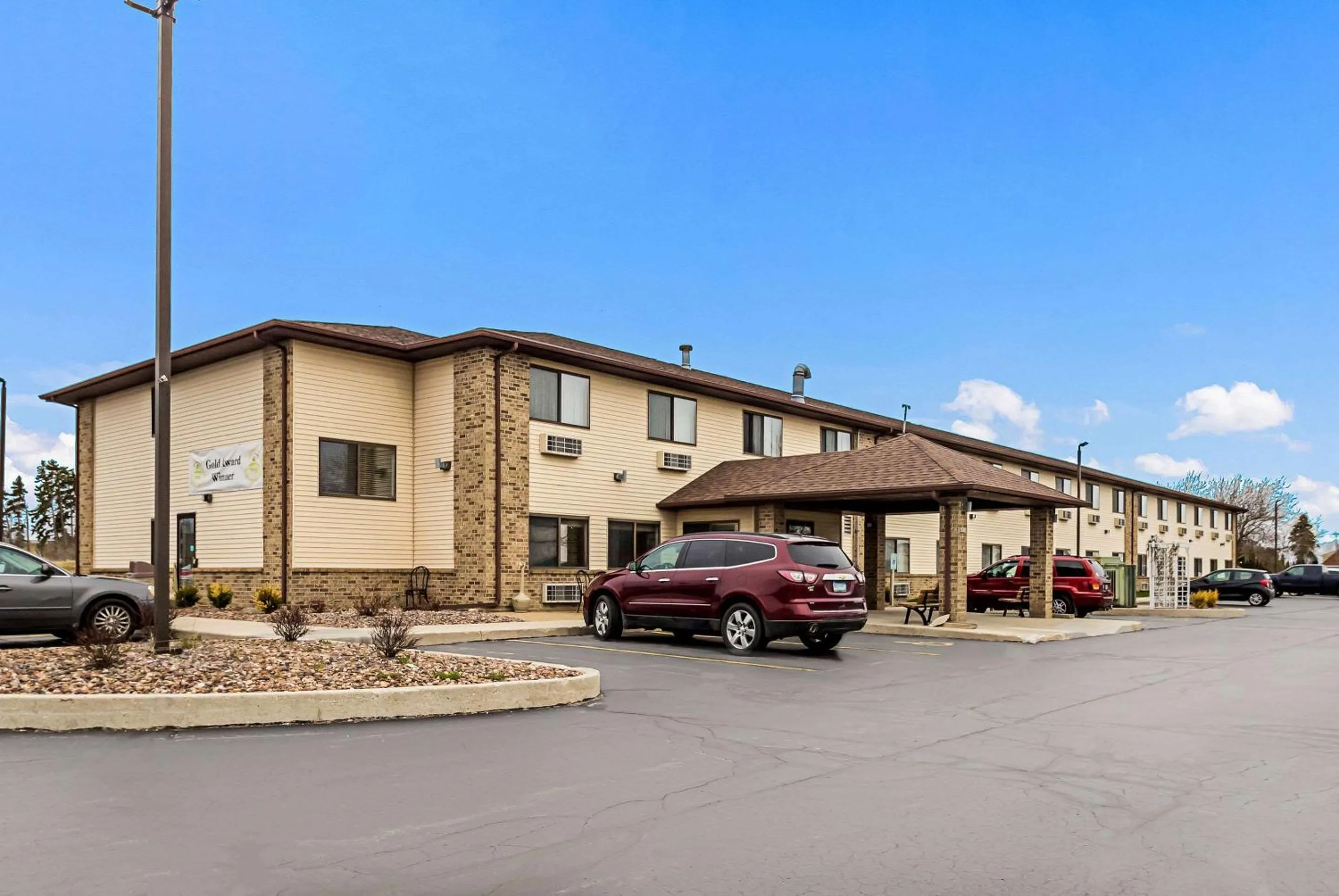 Property building in Quality Inn Sheboygan North I-43