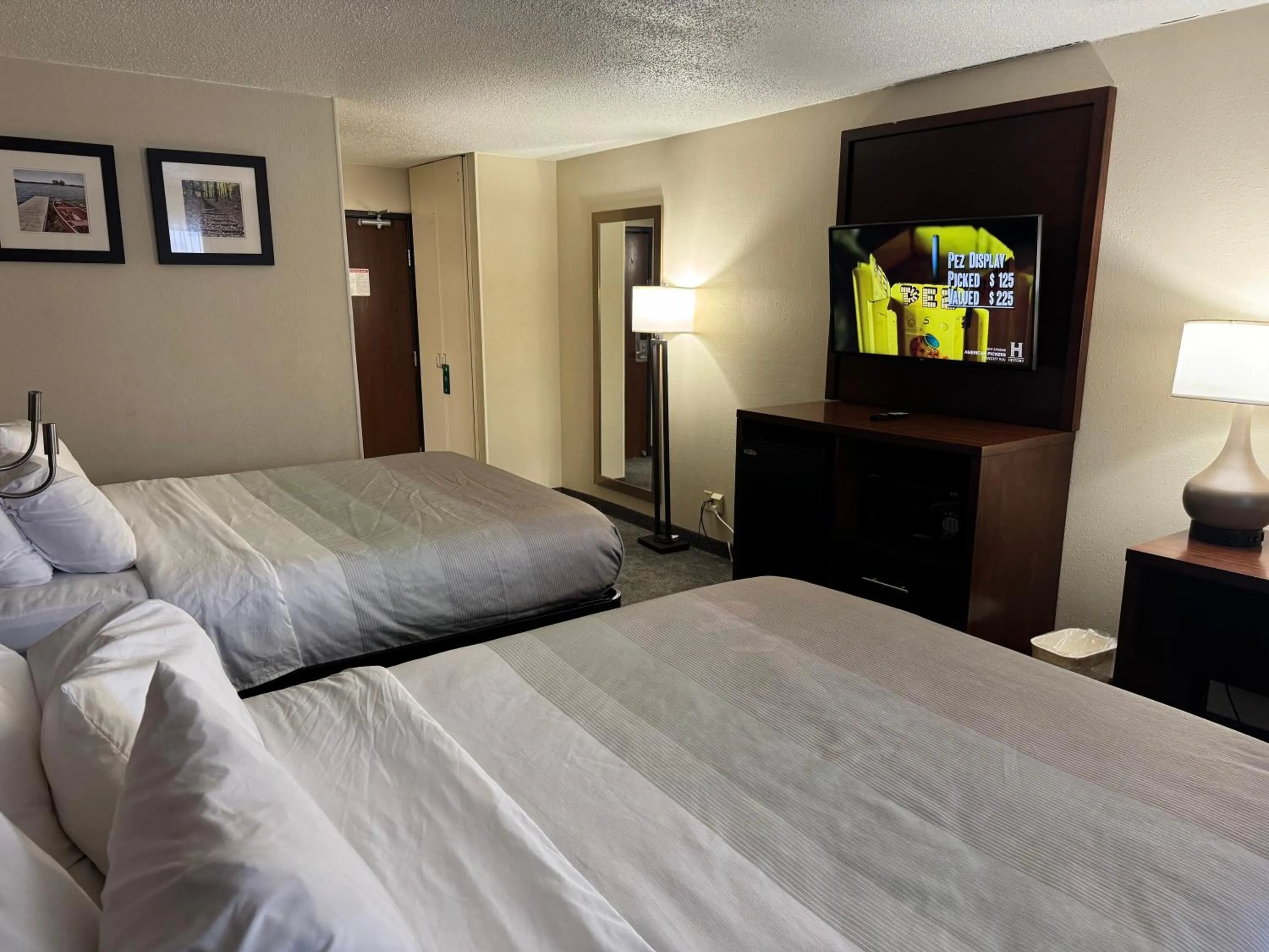 Bed in Quality Inn & Suites Green Bay - Ashwaubenon