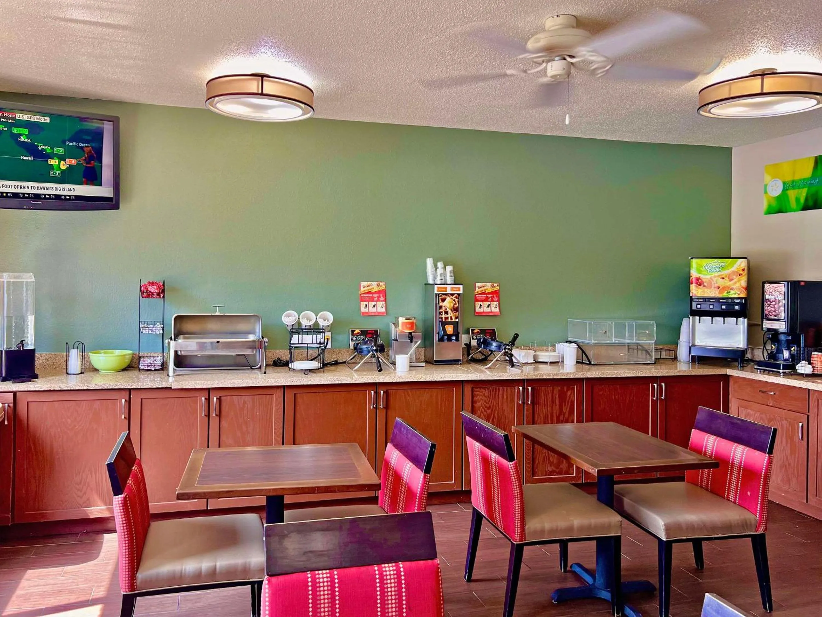 Breakfast in Comfort Inn Green Bay