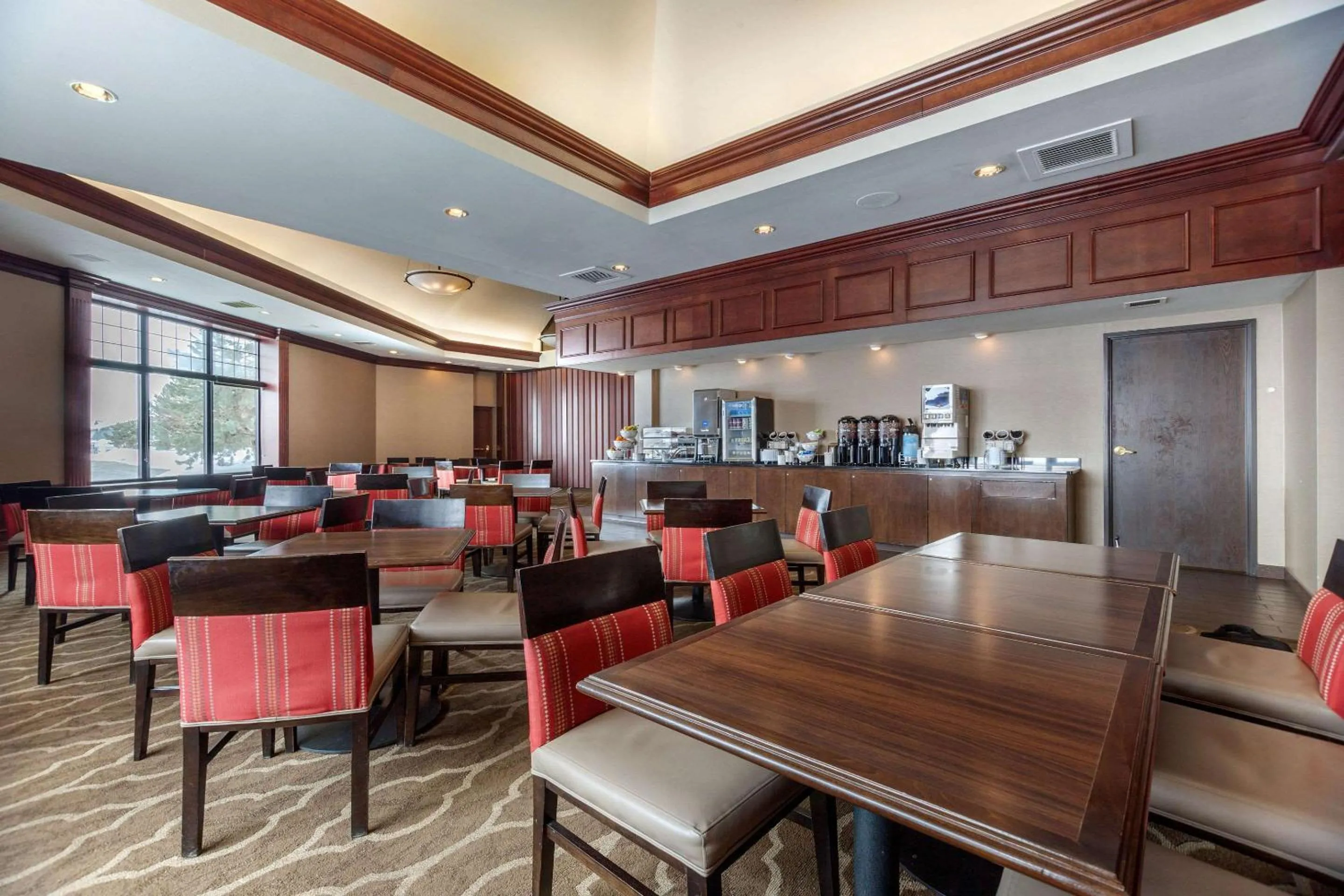 Restaurant/places to eat in Comfort Suites Green Bay West