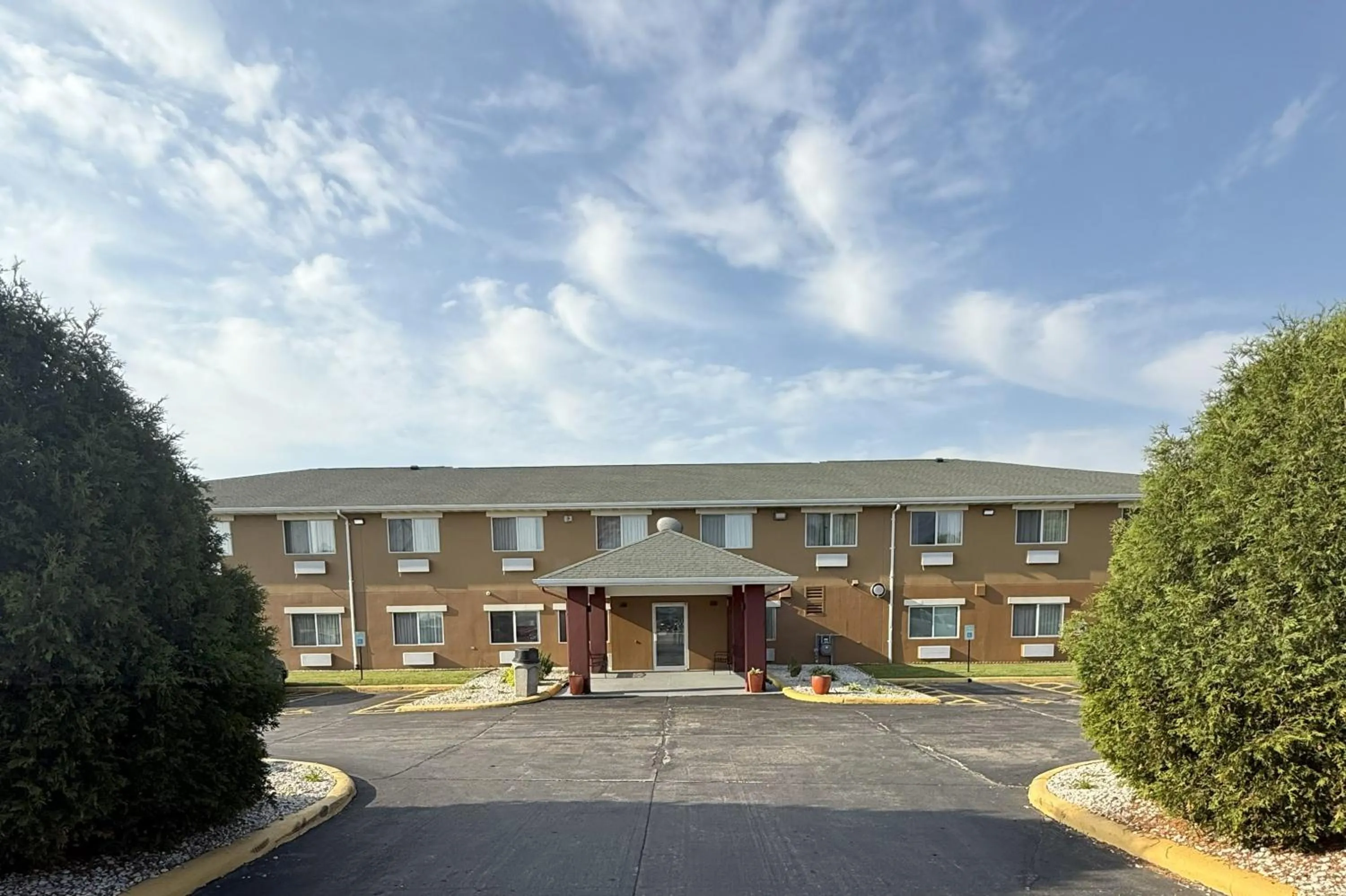 Property building in Quality Inn Manitowoc