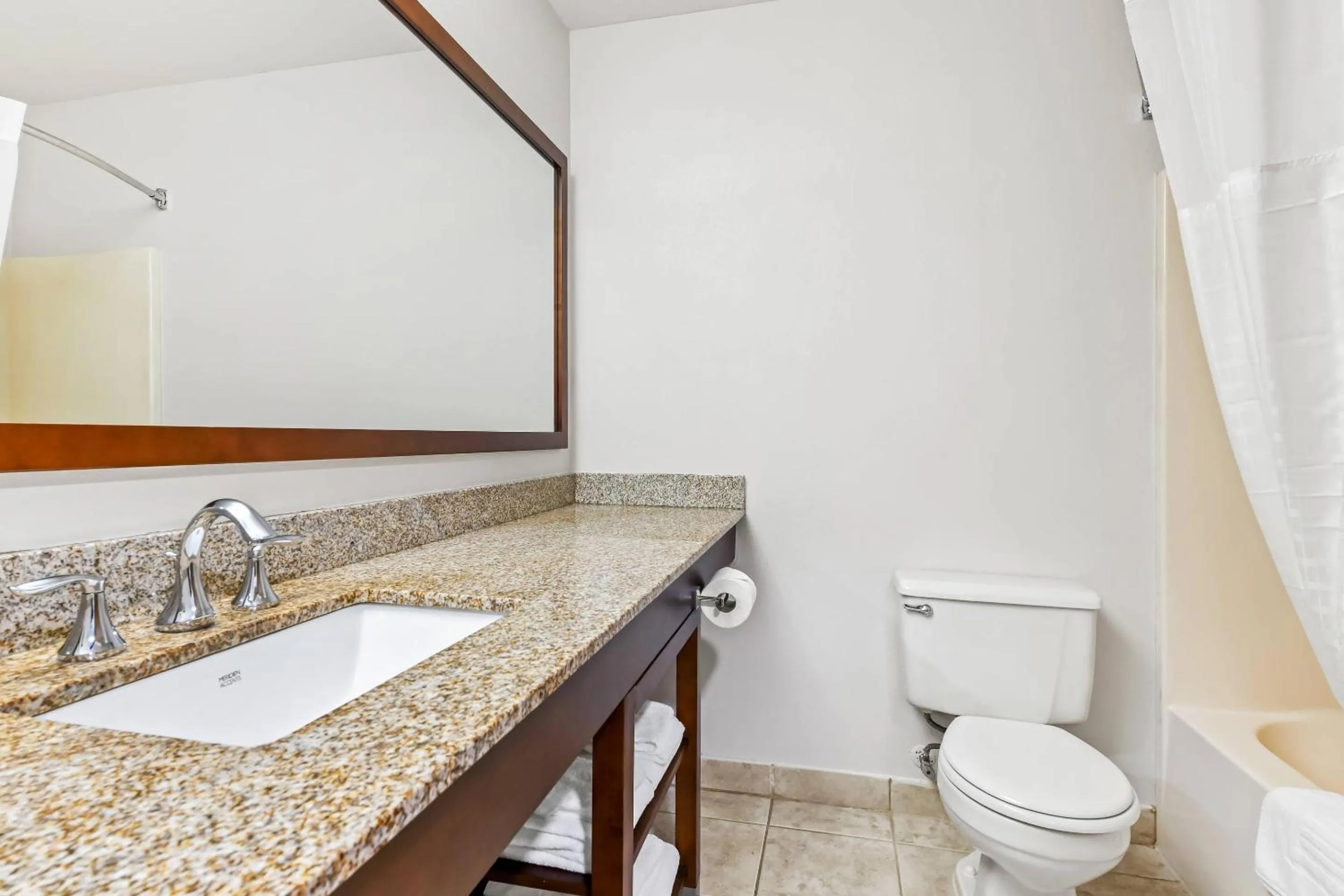 Bedroom in Comfort Inn Rhinelander