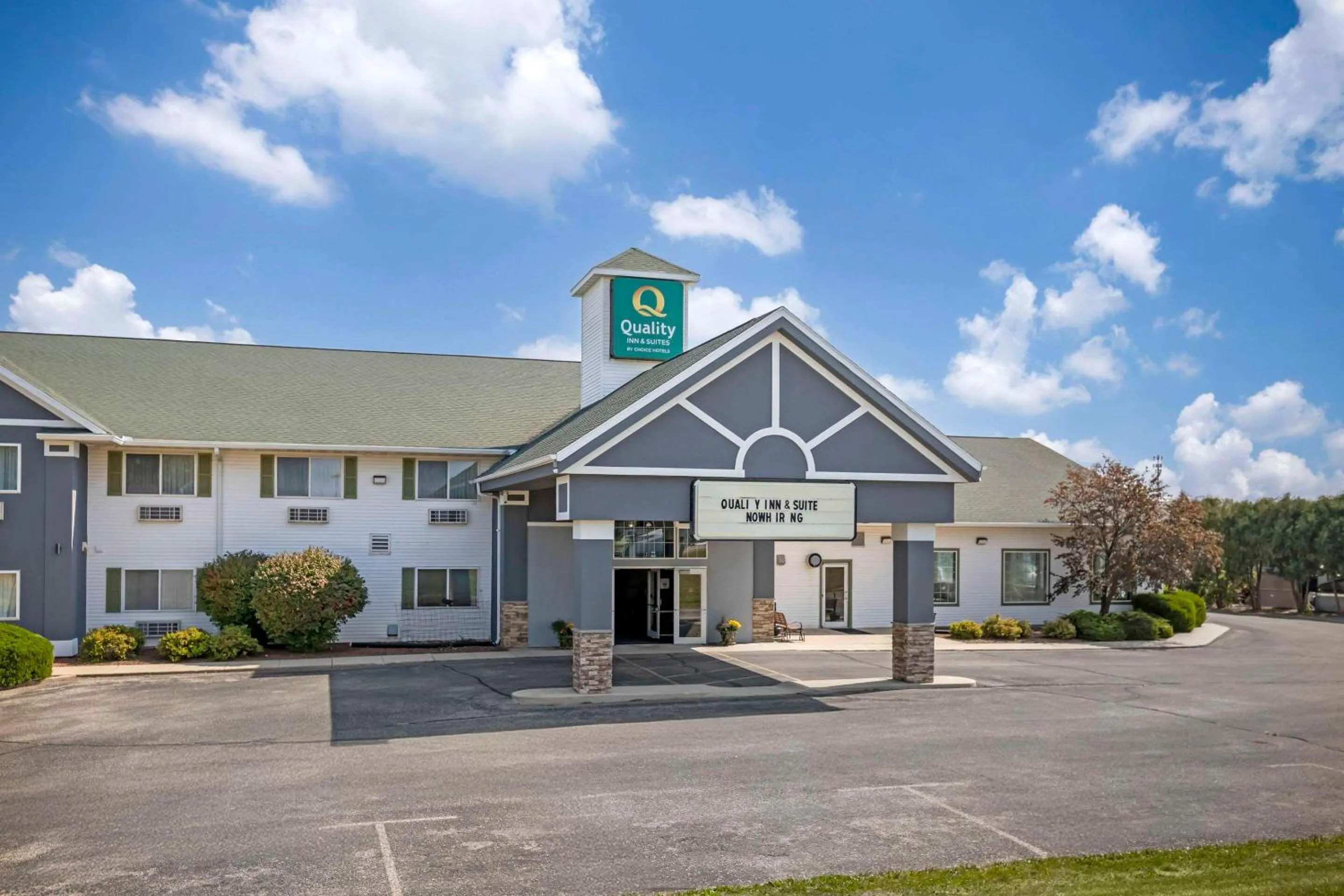 Property building in Quality Inn & Suites Stoughton - Madison South