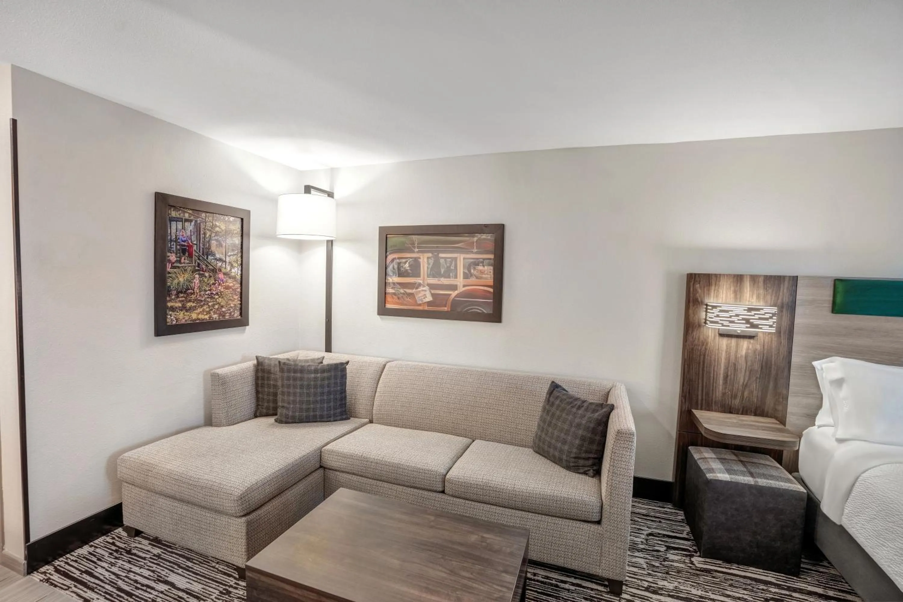 Seating area, Bed in Holiday Inn Express & Suites Hayward by IHG