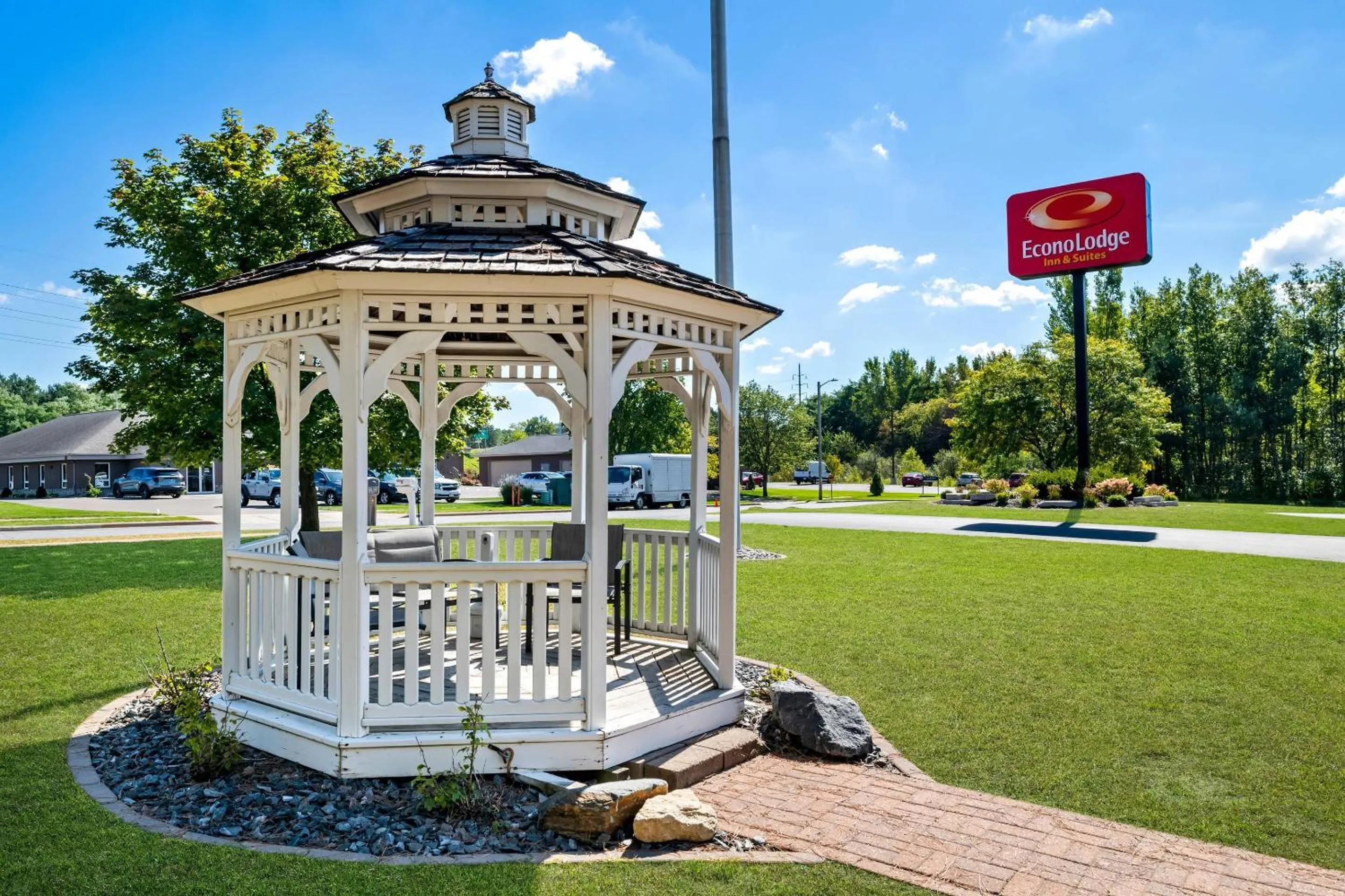 Property building in Econo Lodge Inn & Suites Eau Claire South