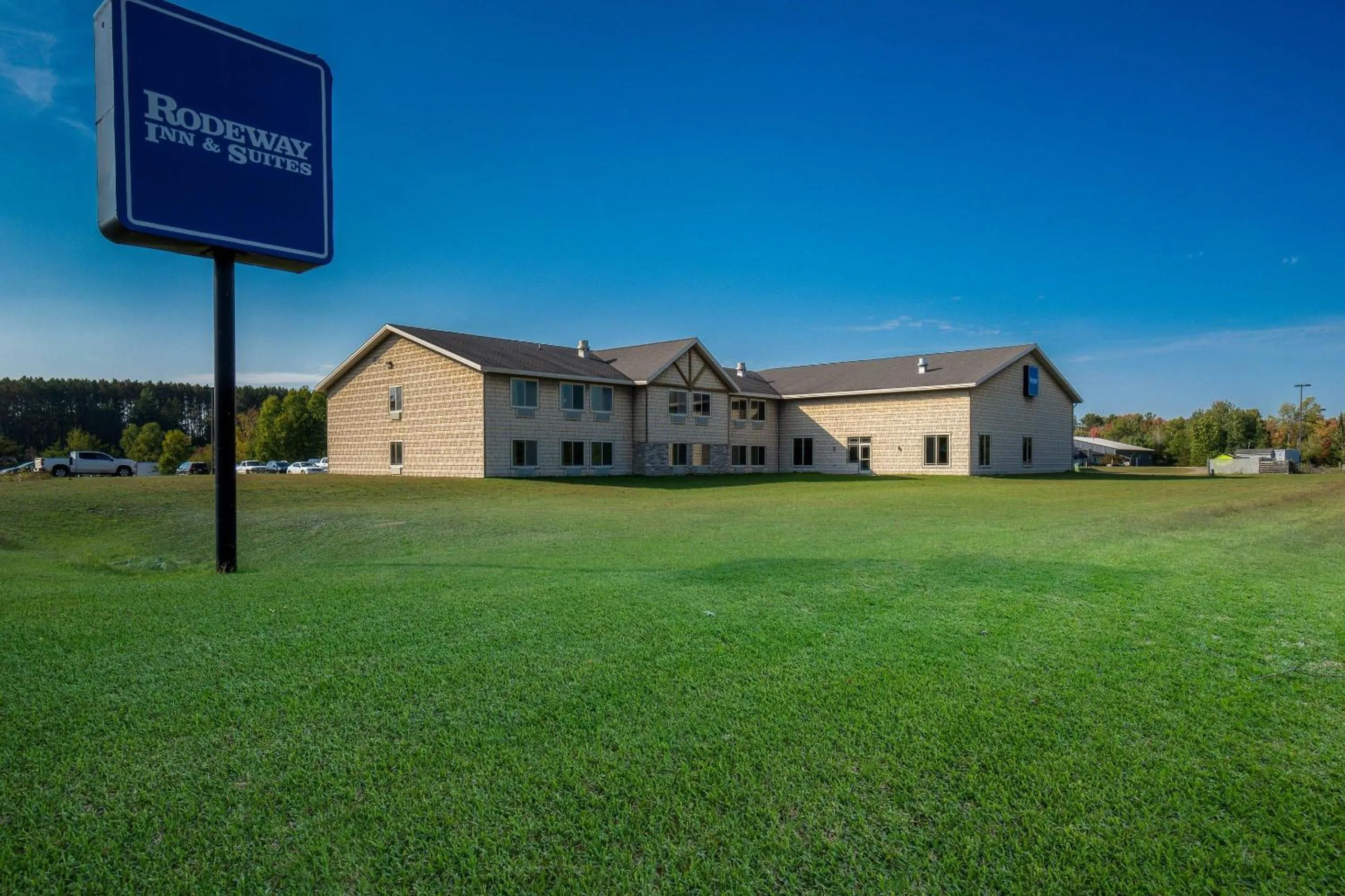 Property building in Rodeway Inn & Suites Tomahawk