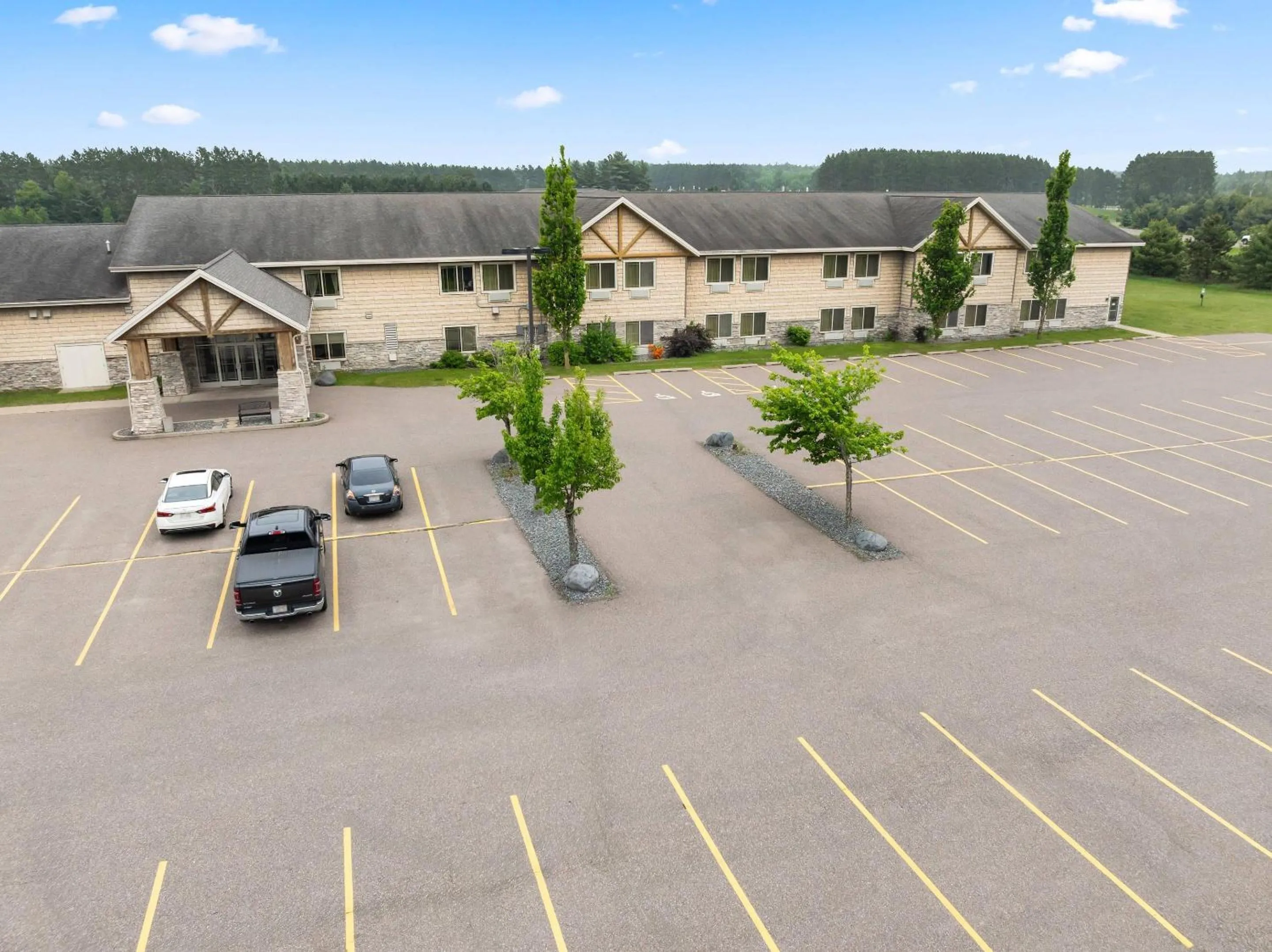 Property building in Rodeway Inn & Suites Tomahawk