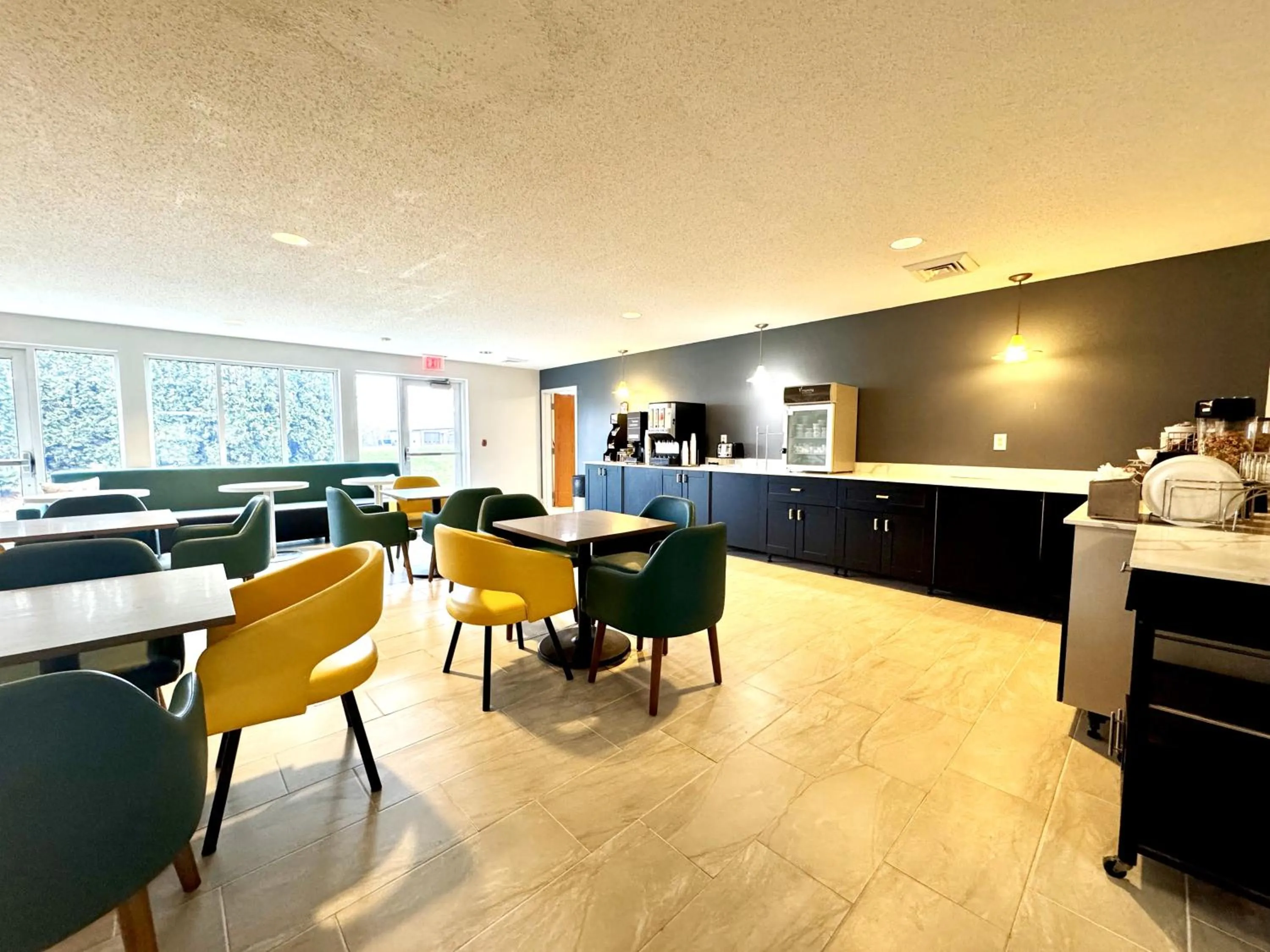 Breakfast in Comfort Inn & Suites Sheboygan I-43