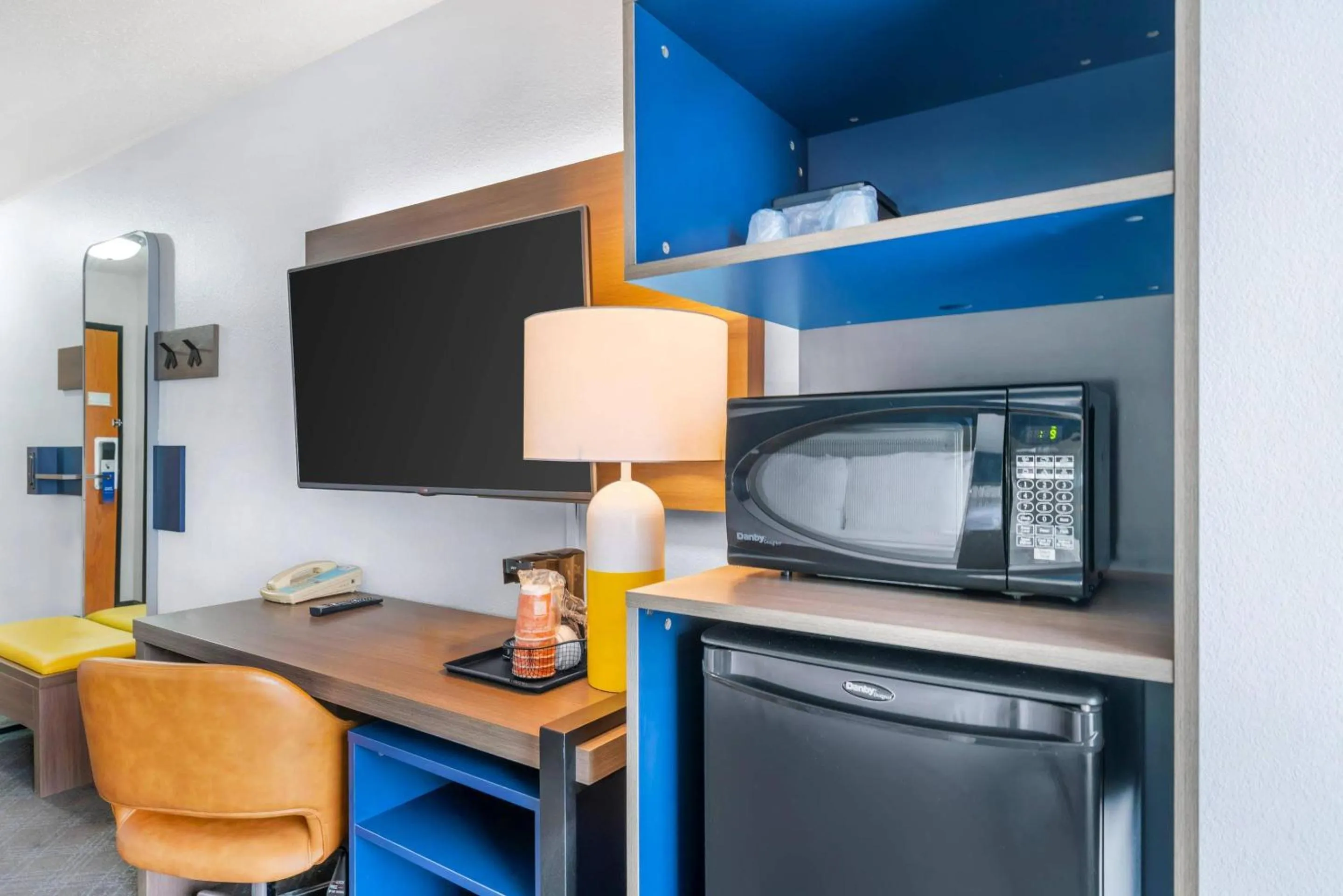 Bedroom in Comfort Inn & Suites Sheboygan I-43