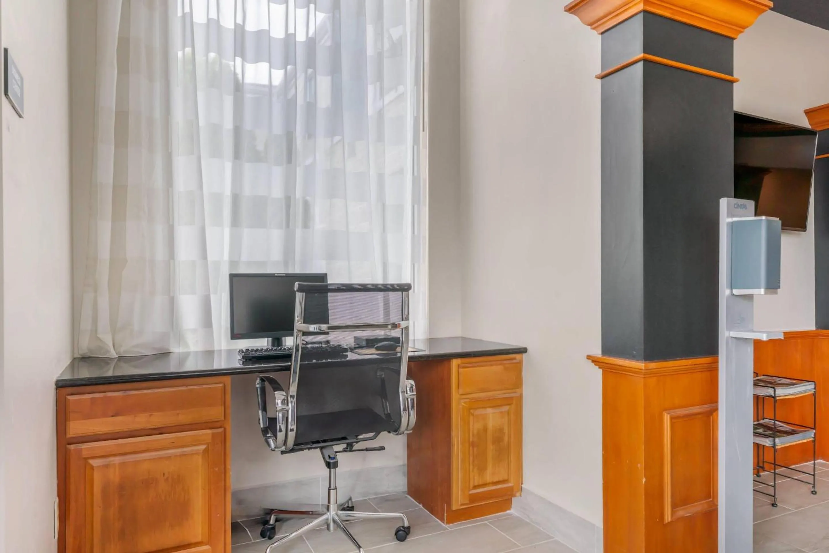 Business facilities in Comfort Inn & Suites Sheboygan I-43