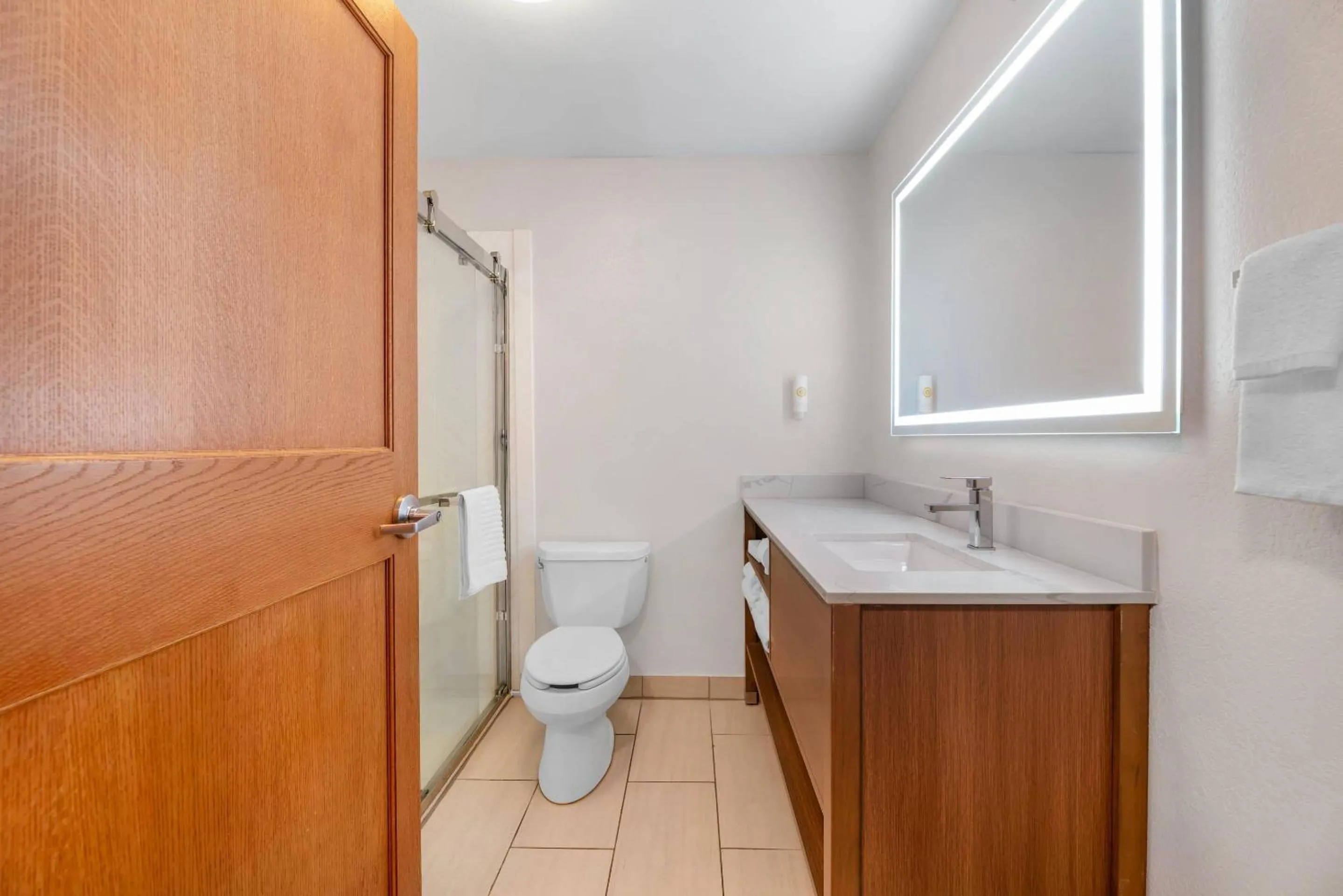 Bedroom in Comfort Inn & Suites Sheboygan I-43