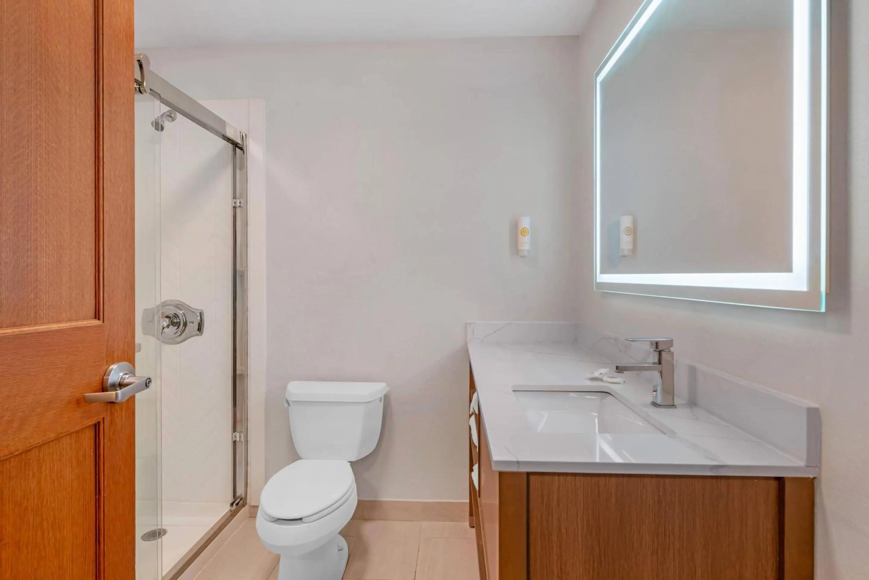 Bedroom in Comfort Inn & Suites Sheboygan I-43