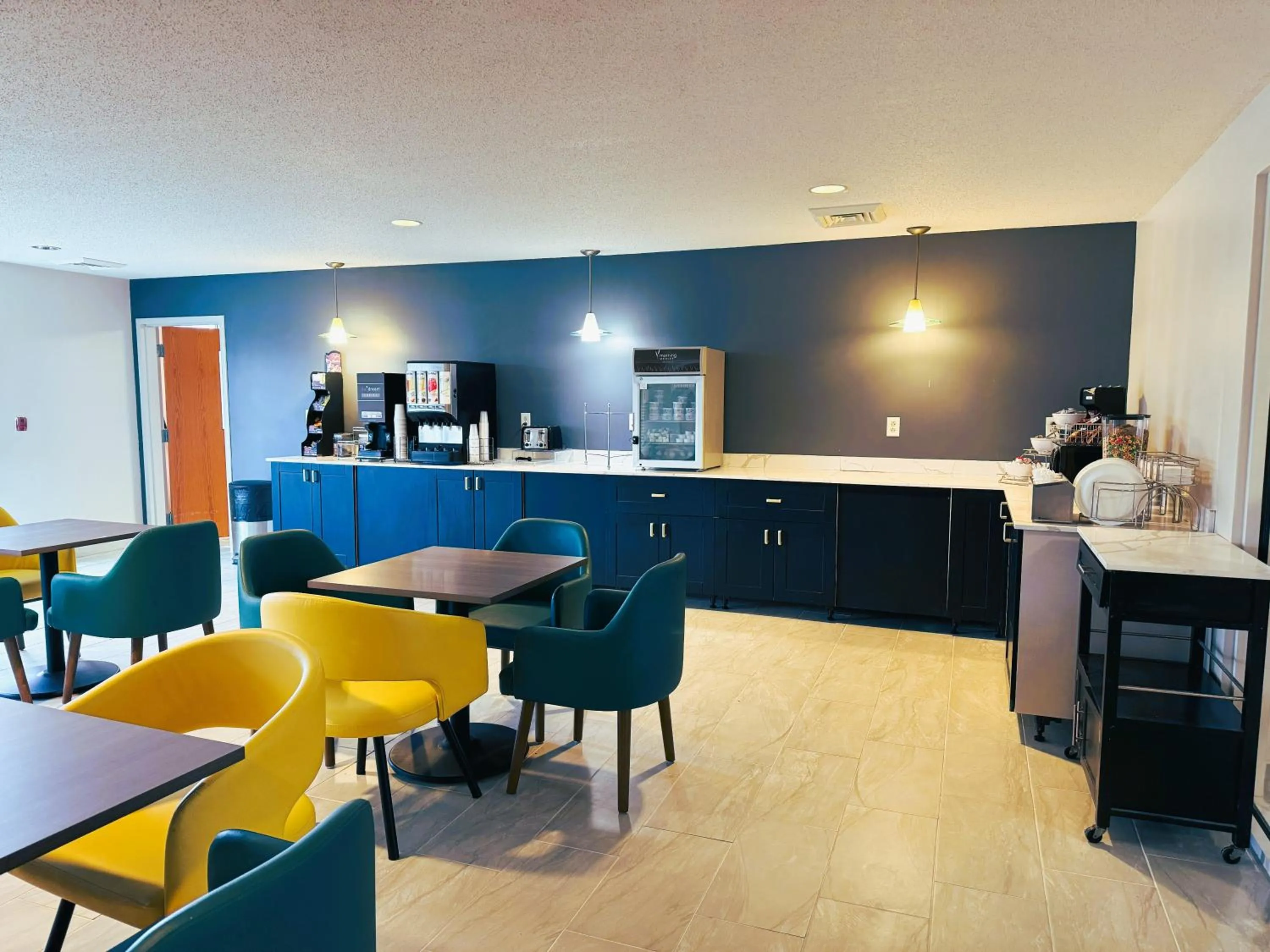 Breakfast in Comfort Inn & Suites Sheboygan I-43