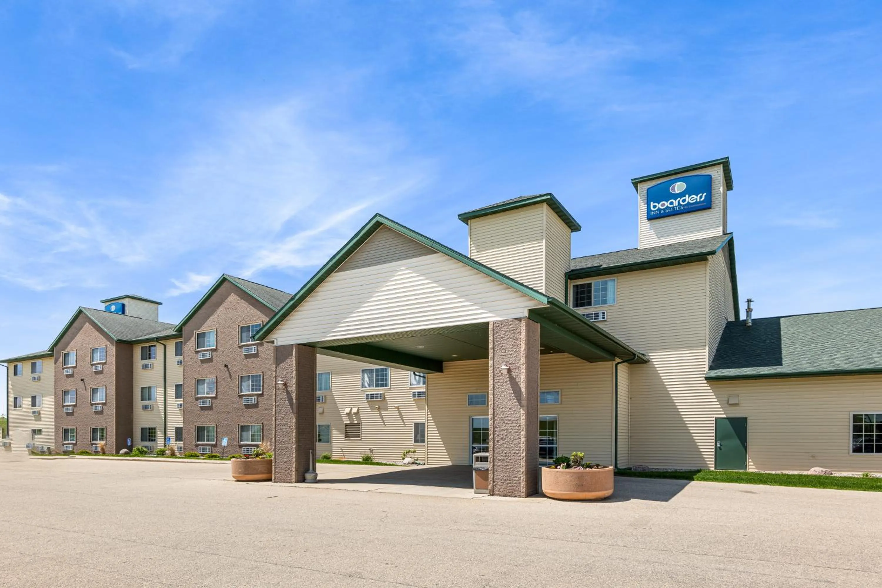 Property building in Boarders Inn & Suites by Cobblestone Hotels - Shawano