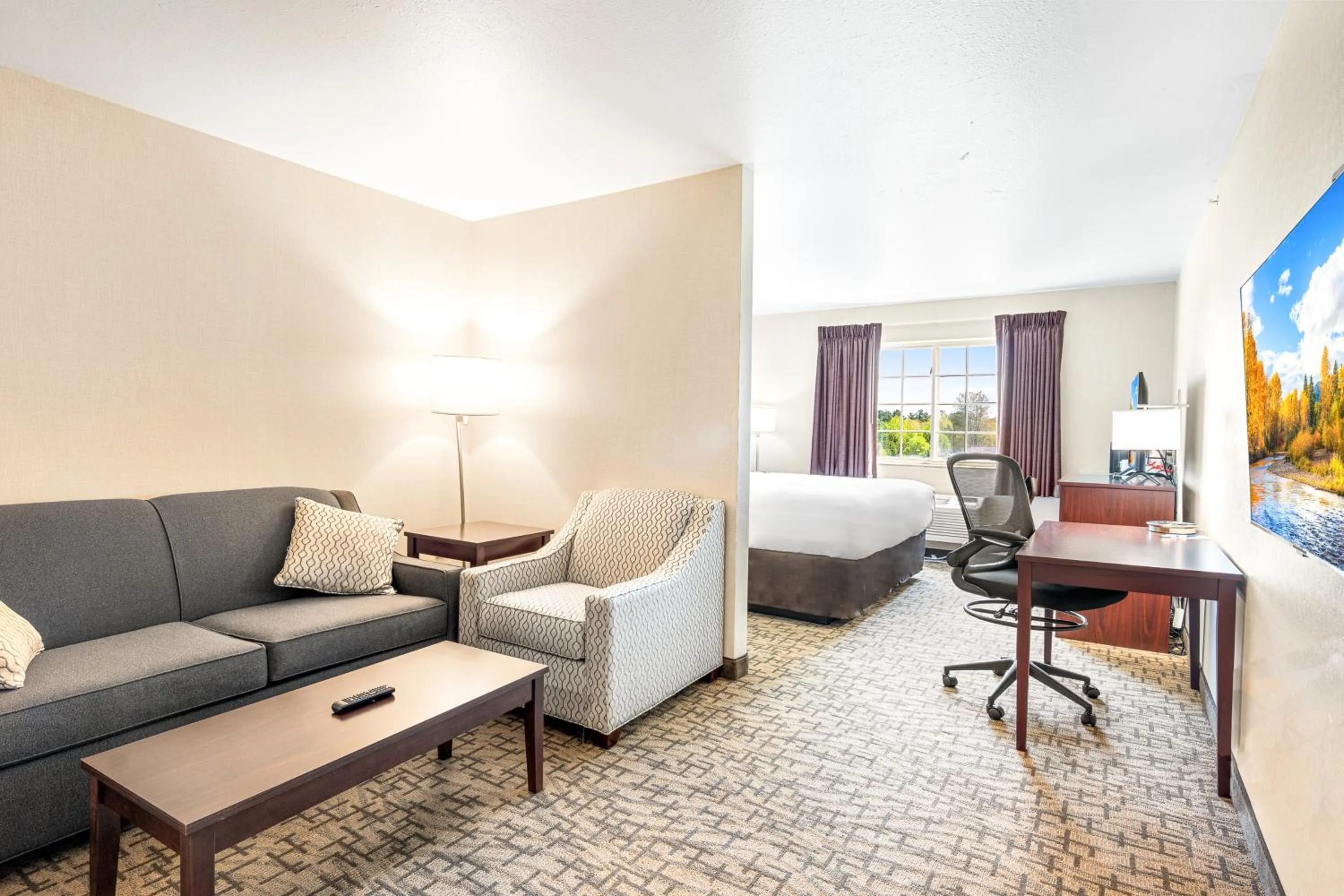 Seating area in Boarders Inn & Suites by Cobblestone Hotels - Shawano