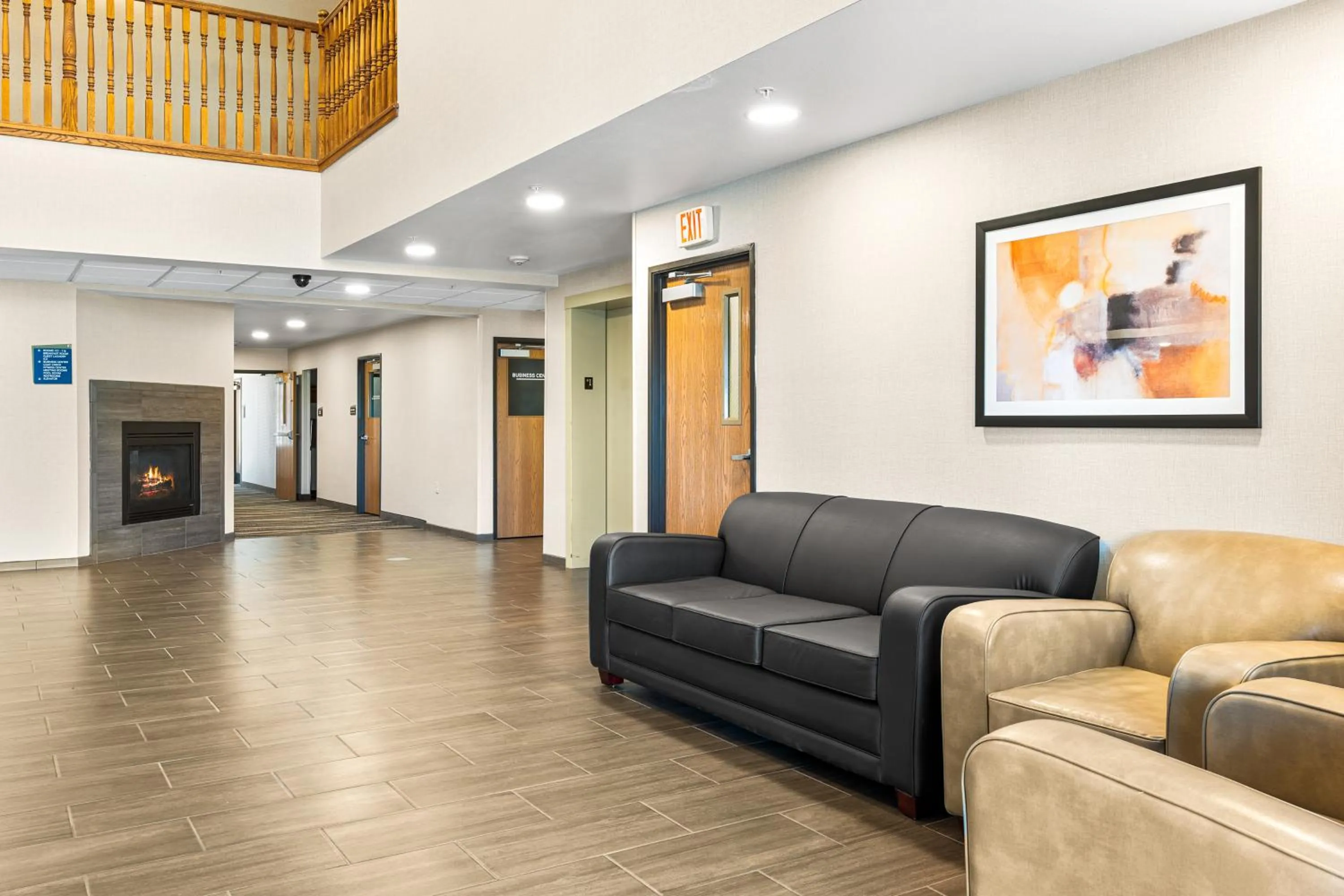 Lobby or reception in Boarders Inn & Suites by Cobblestone Hotels - Shawano