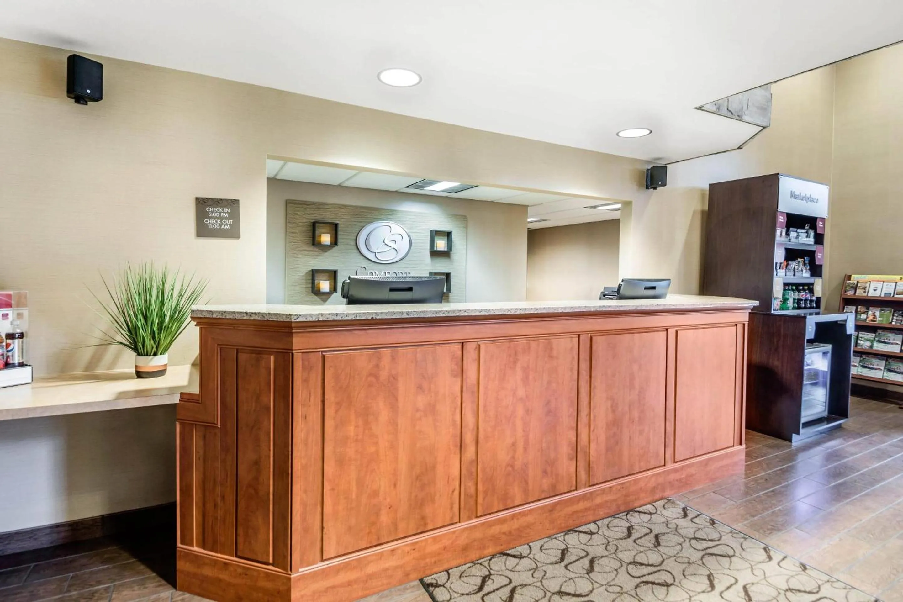 Lobby or reception in Comfort Suites at Par 4 Resort