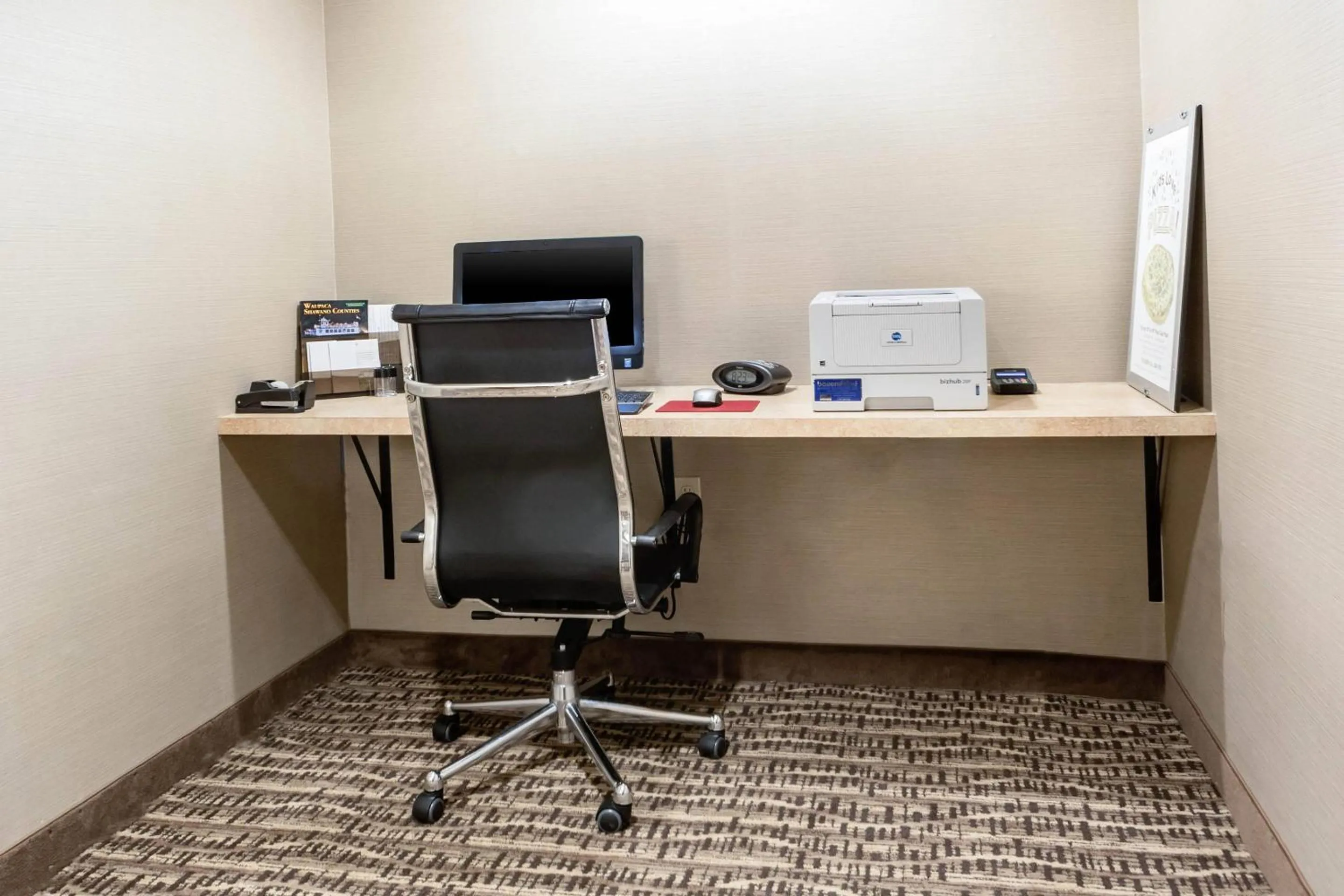 Business facilities in Comfort Suites at Par 4 Resort