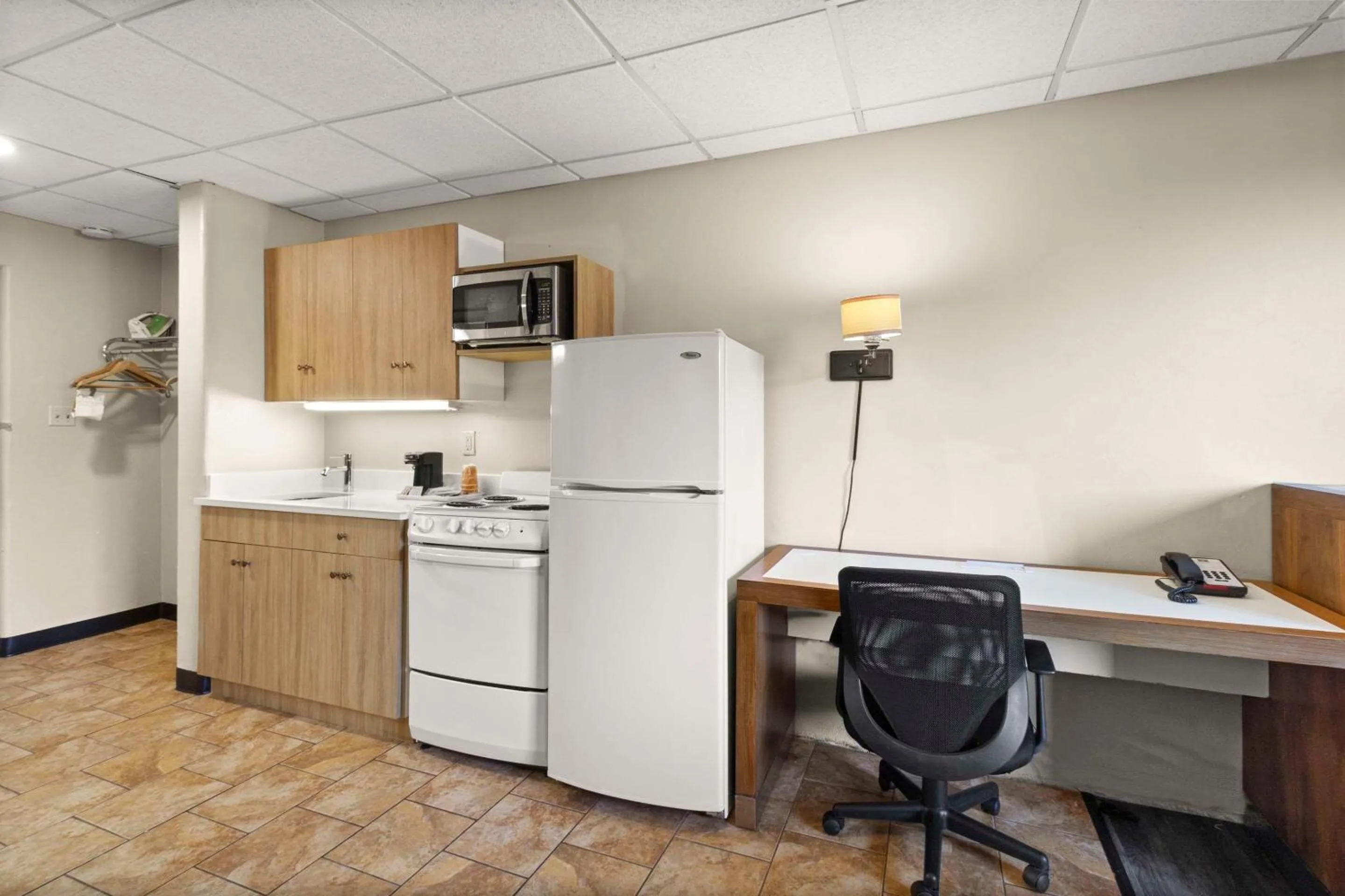 Bedroom in Quality Inn & Suites Green Bay Downtown