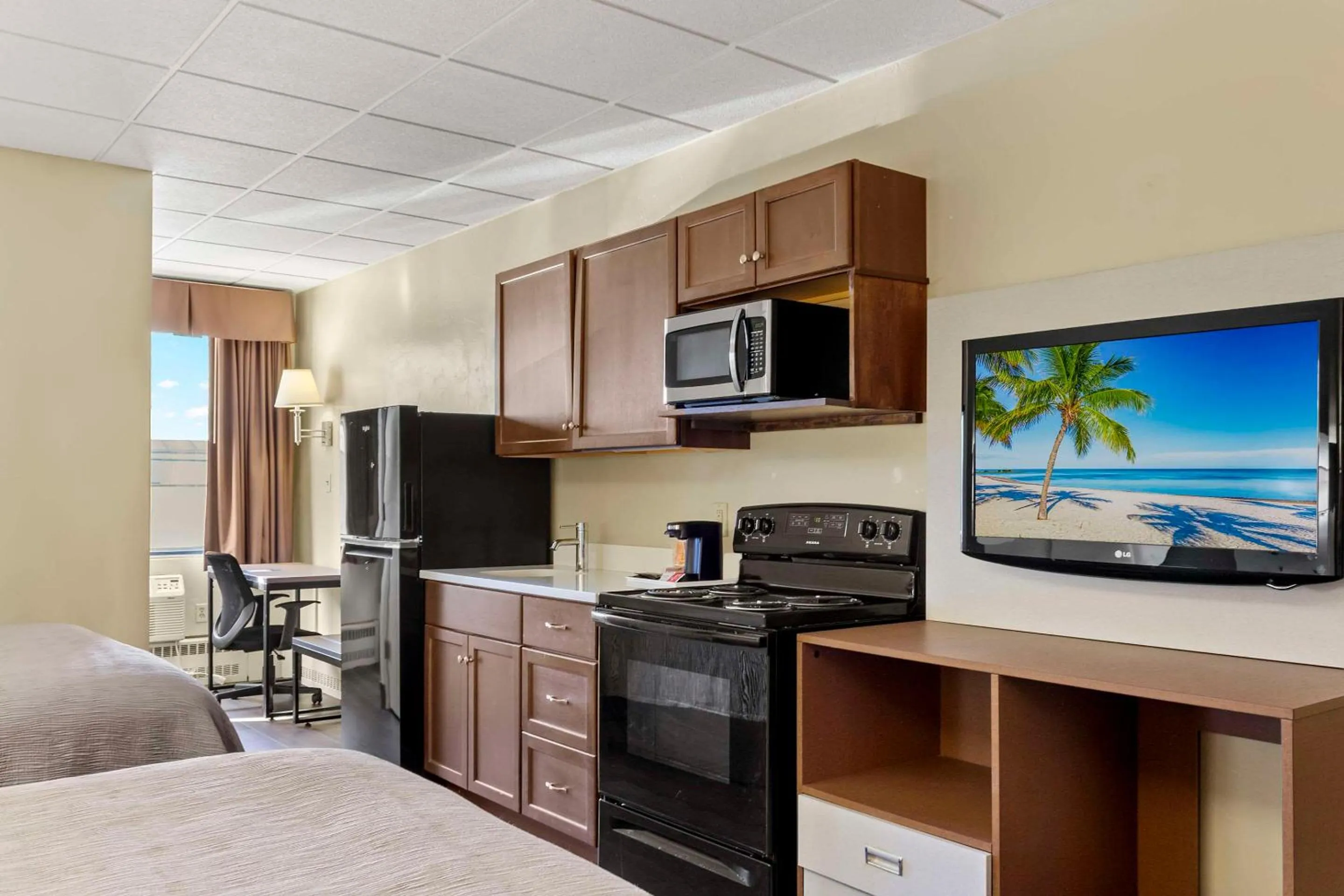 Bedroom in Quality Inn & Suites Green Bay Downtown