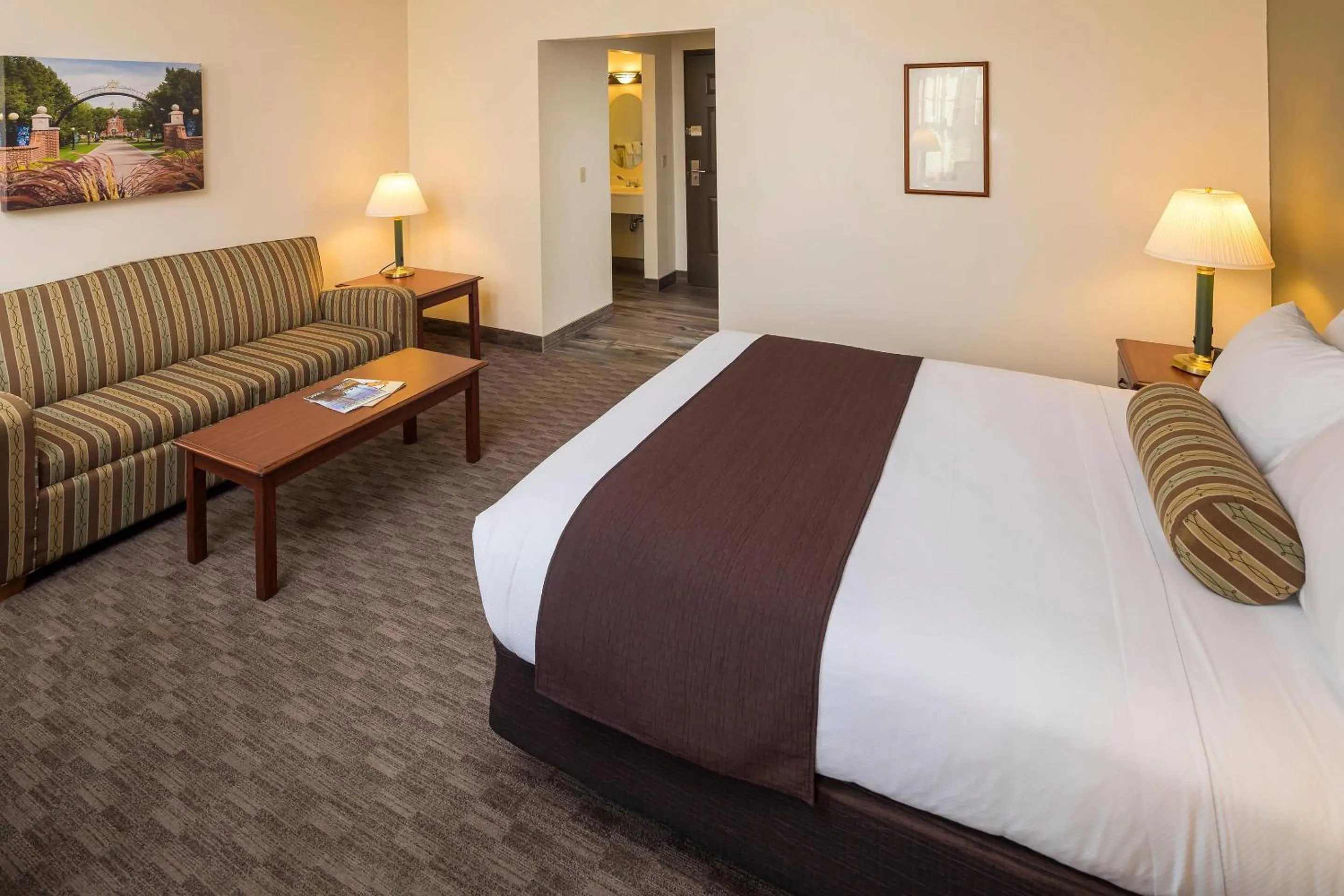 Bedroom, Bed in Kress Inn, an Ascend Collection Hotel