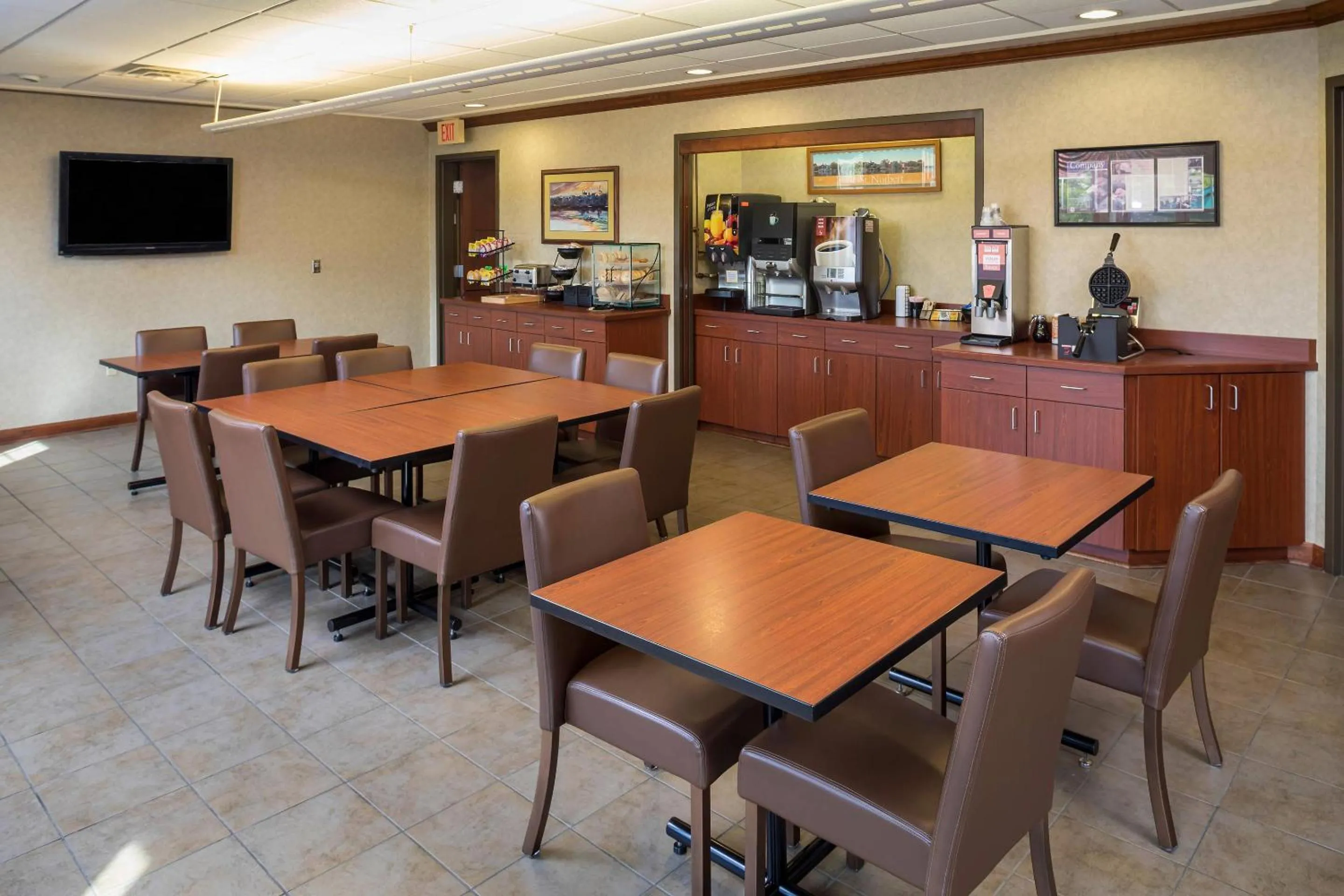 Breakfast in Kress Inn, an Ascend Collection Hotel